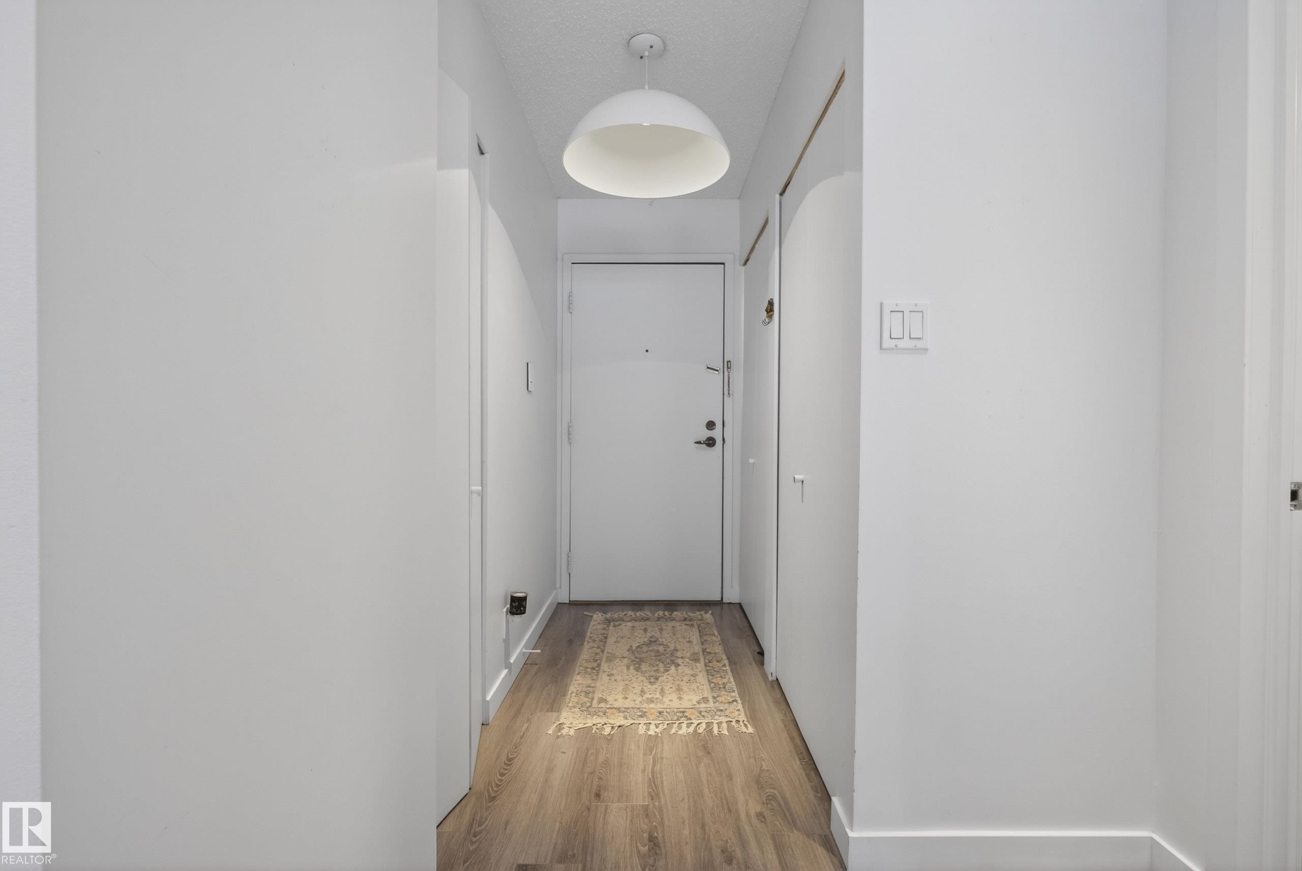 302 10148 118 Street, Edmonton, AB - Indoor Photo Showing Other Room