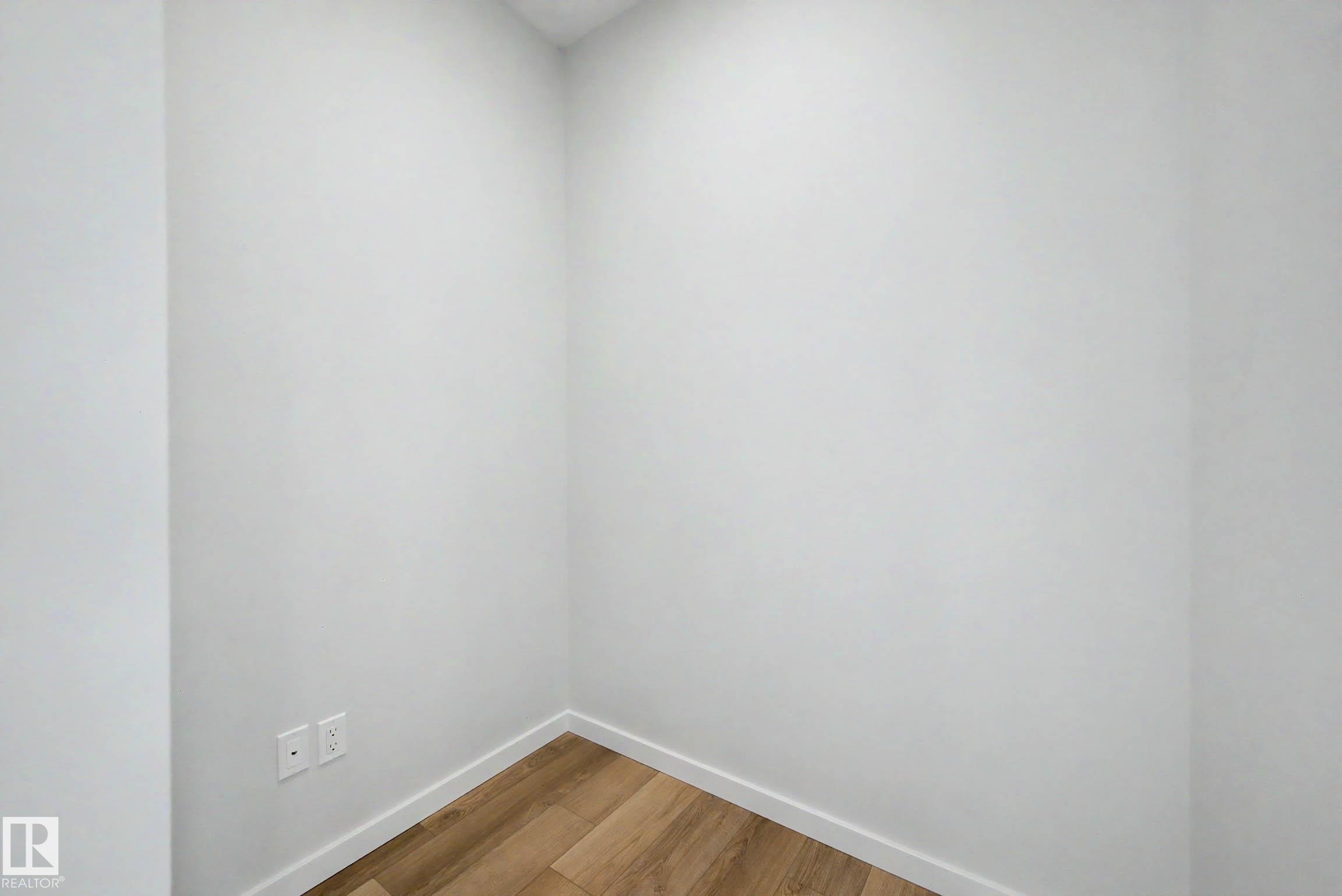 21120 25 Ave Nw, Edmonton, AB - Indoor Photo Showing Other Room