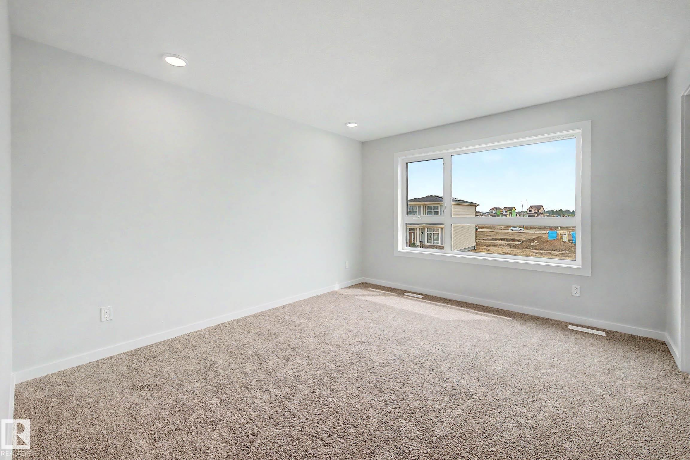 21120 25 Ave Nw, Edmonton, AB - Indoor Photo Showing Other Room