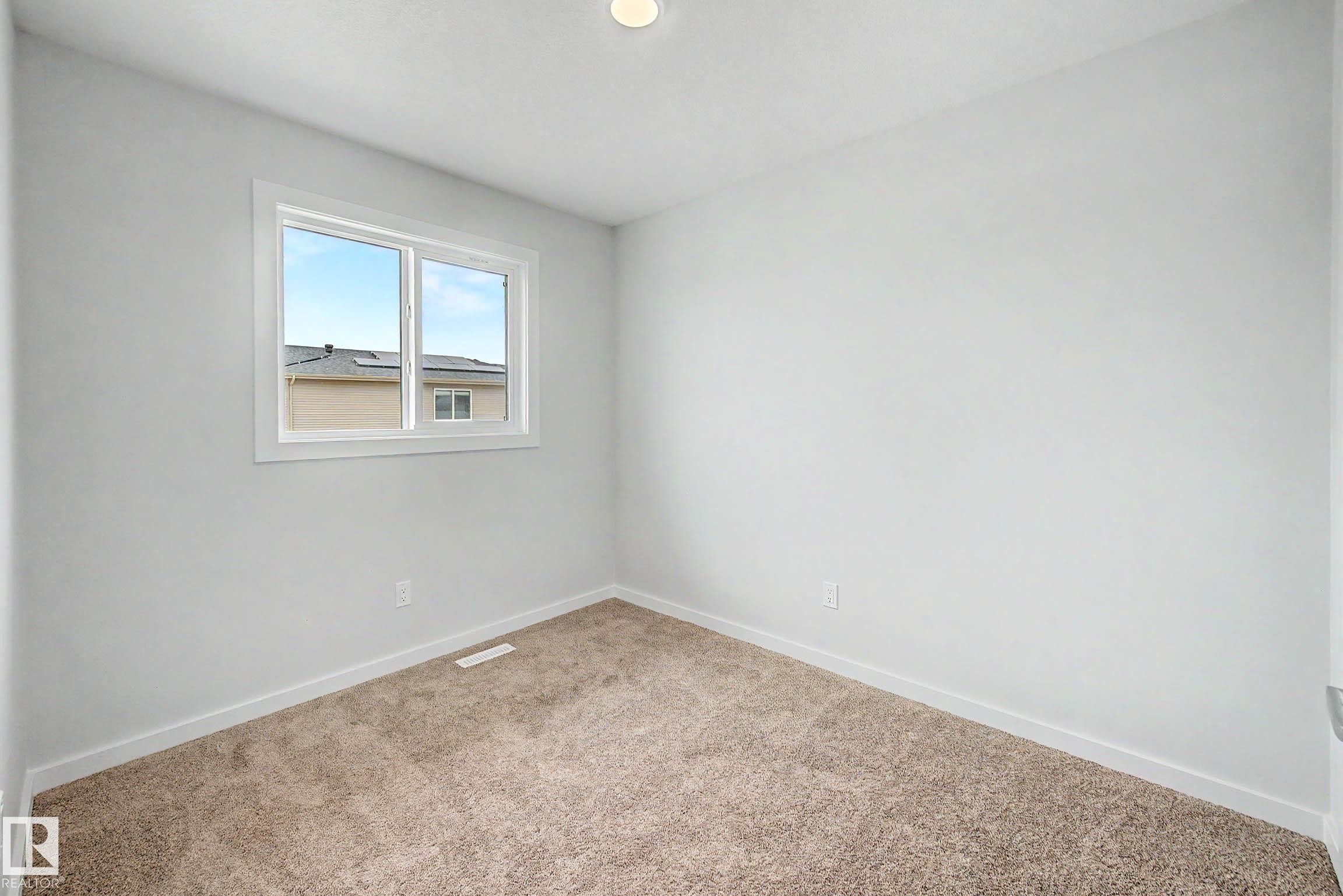 21120 25 Ave Nw, Edmonton, AB - Indoor Photo Showing Other Room
