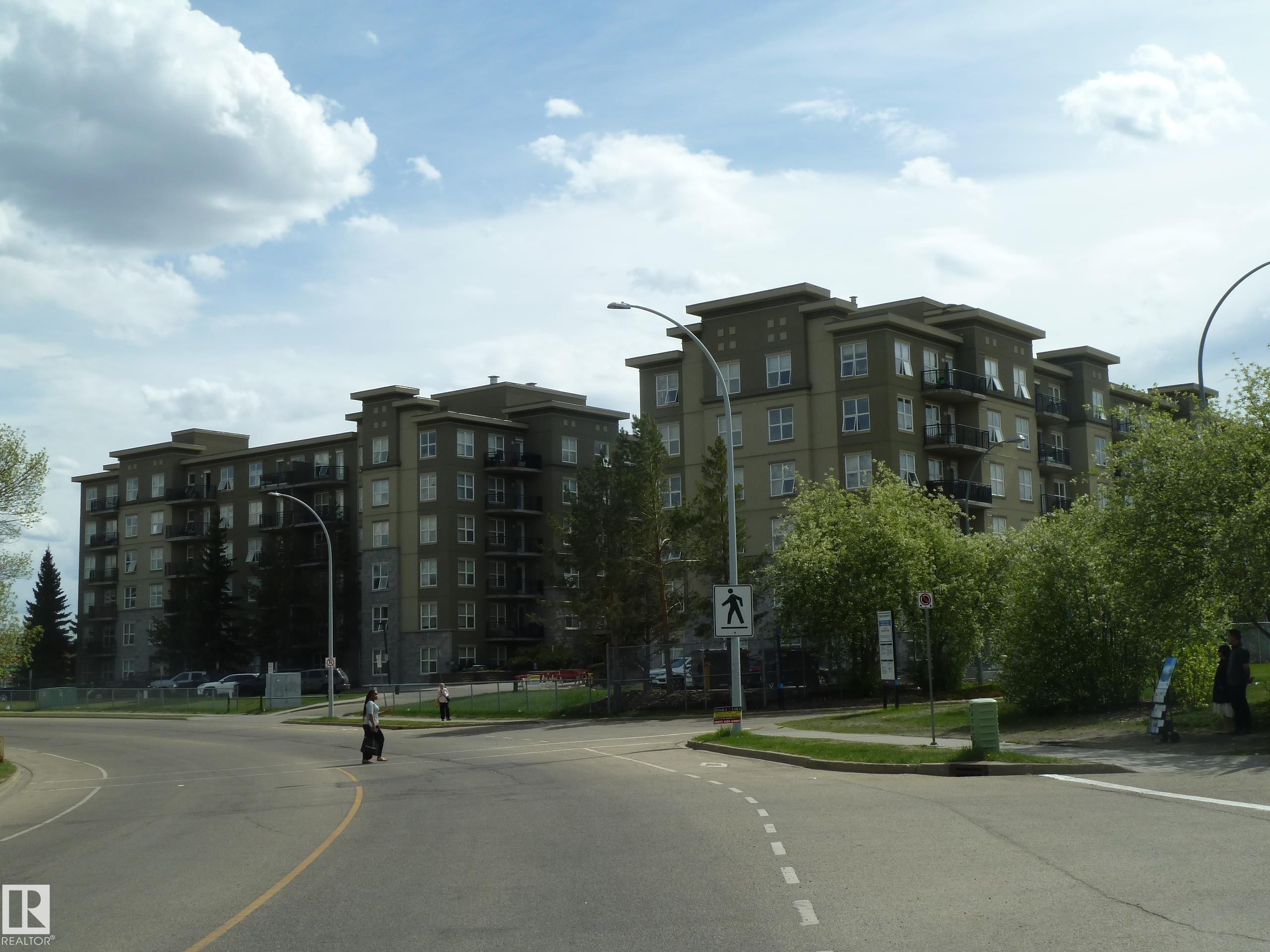 1-104 4245 139 Avenue, Edmonton, AB - Outdoor