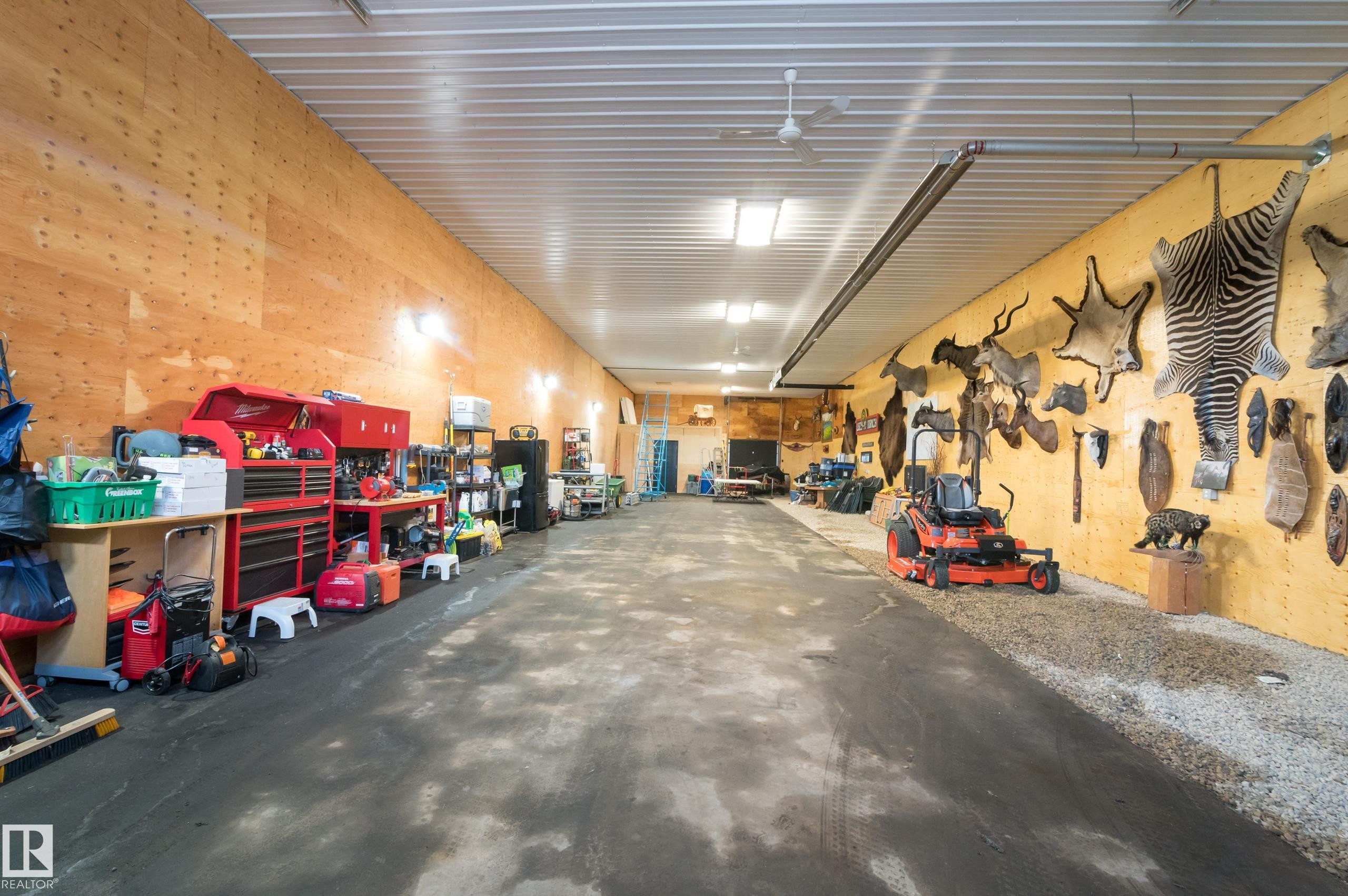 52430 Rr 192, Rural Beaver County, AB - Indoor Photo Showing Garage