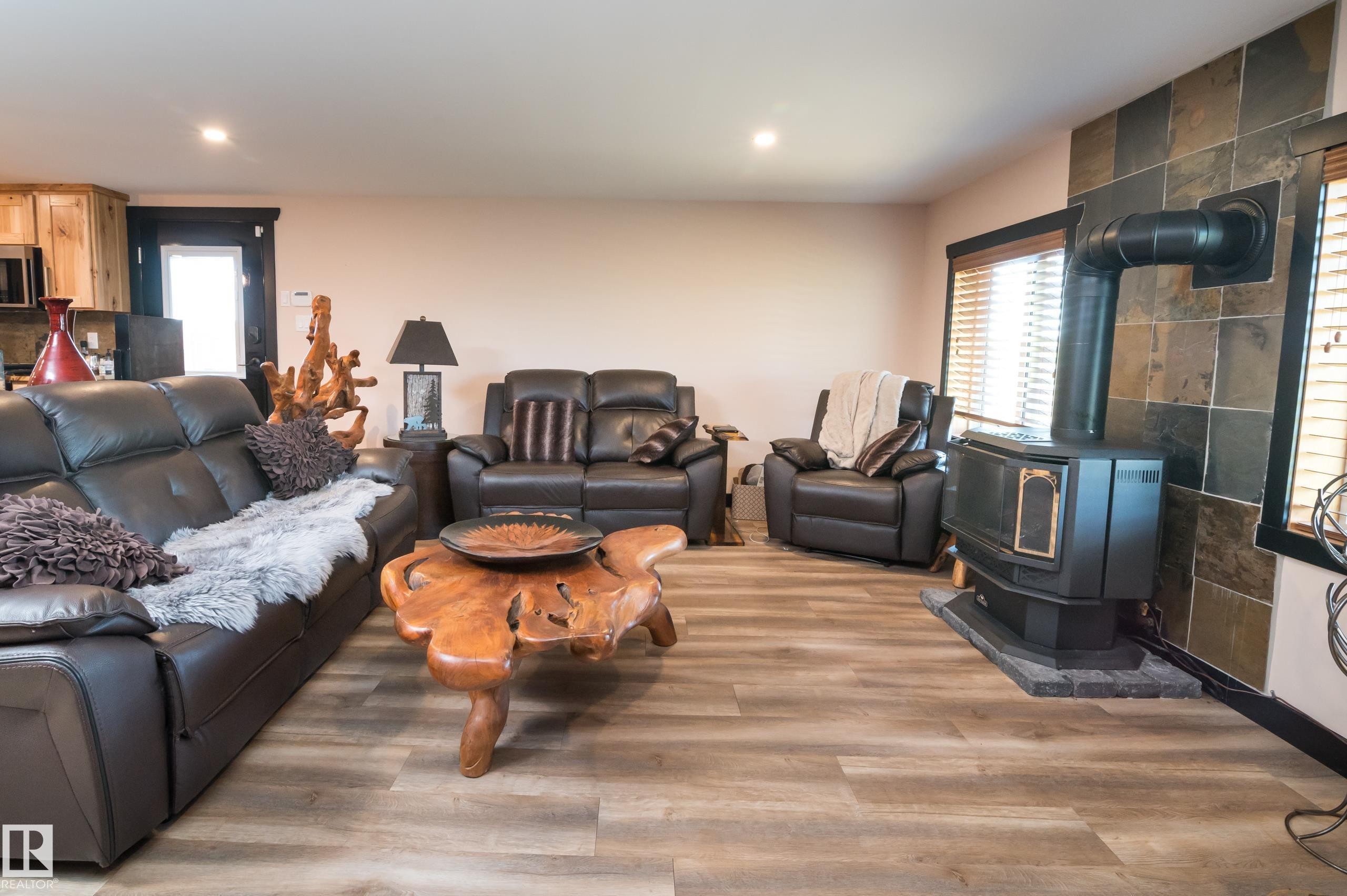 52430 Rr 192, Rural Beaver County, AB - Indoor Photo Showing Living Room