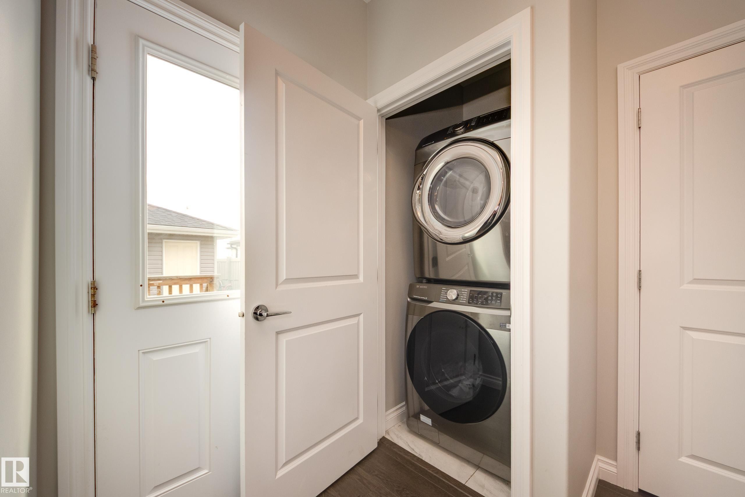 6687 Cardinal Road, Edmonton, AB - Indoor Photo Showing Laundry Room