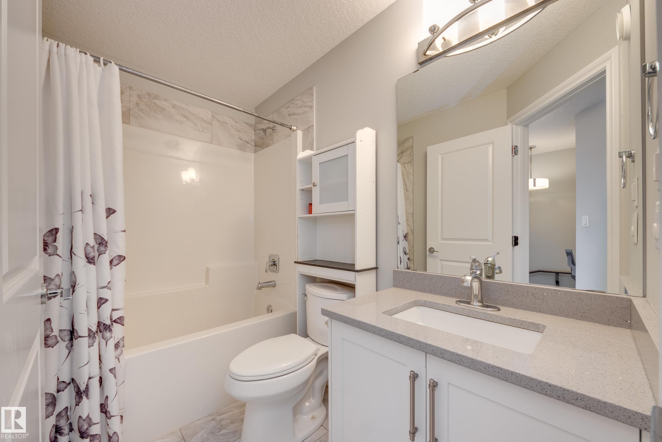 6687 Cardinal Road, Edmonton, AB - Indoor Photo Showing Bathroom