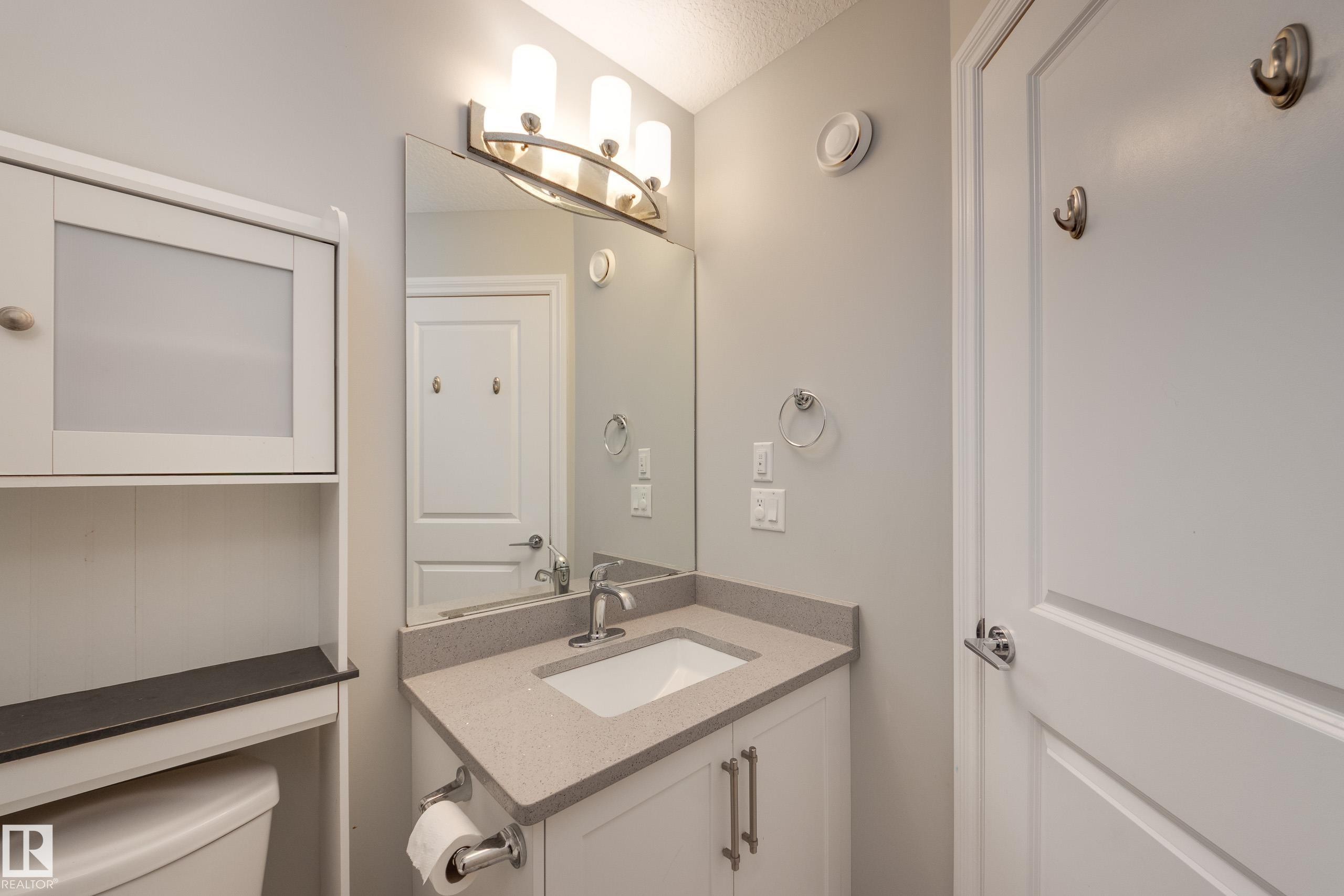 6687 Cardinal Road, Edmonton, AB - Indoor Photo Showing Bathroom