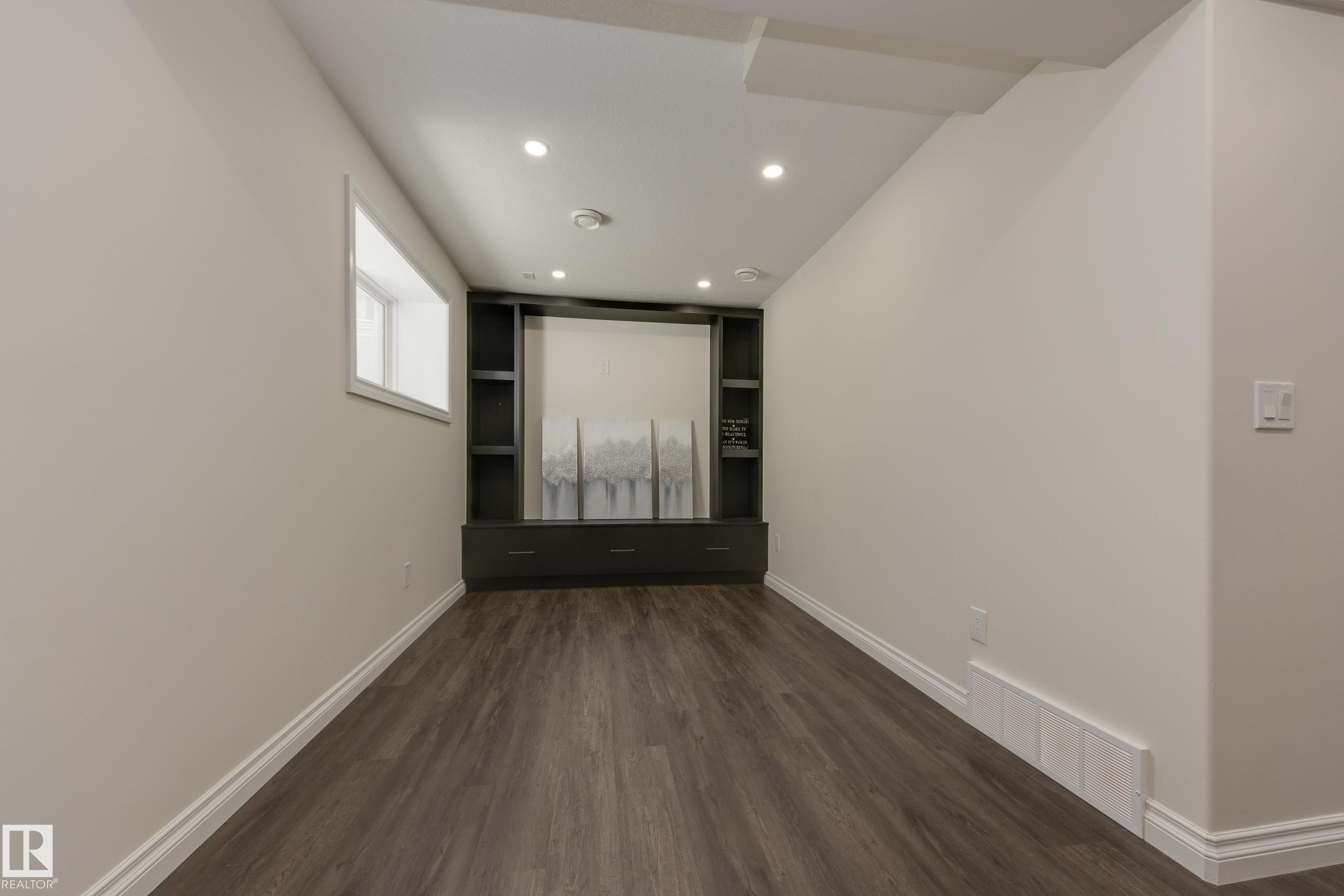6687 Cardinal Road, Edmonton, AB - Indoor Photo Showing Other Room