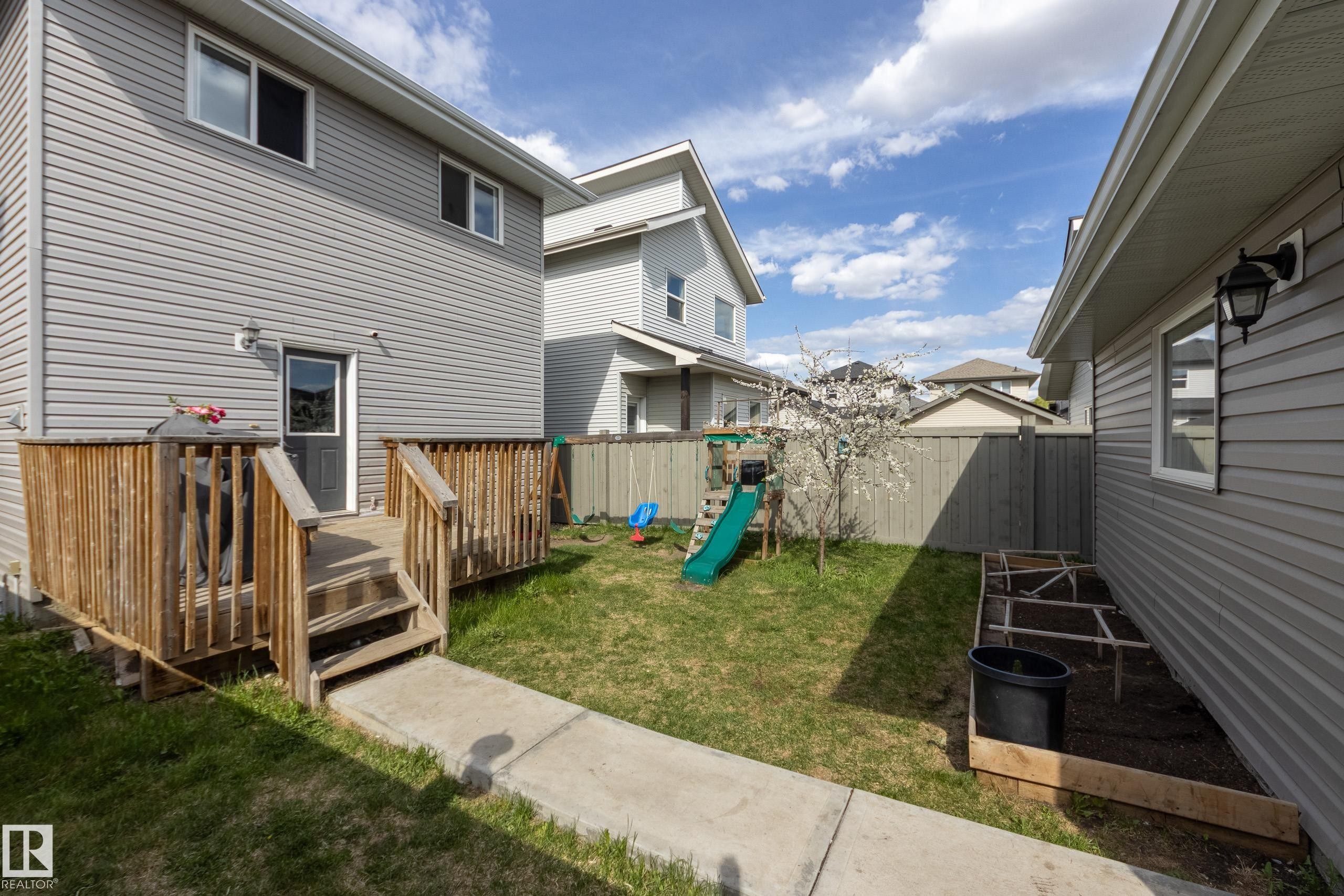 6687 Cardinal Road, Edmonton, AB - Outdoor With Exterior