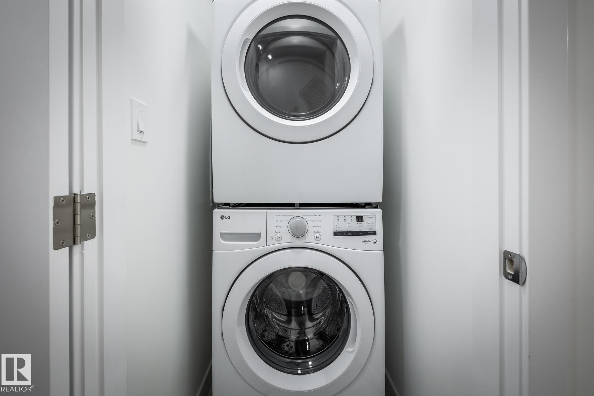 36 2735 Alces Way, Edmonton, AB - Indoor Photo Showing Laundry Room