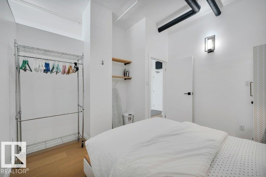 911 10024 Jasper Avenue, Edmonton, AB - Indoor Photo Showing Bedroom