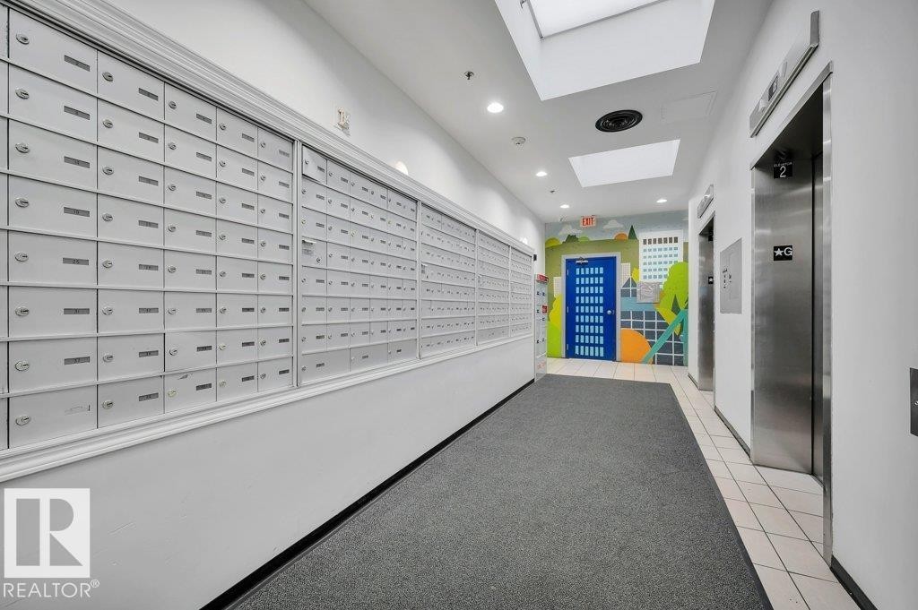 911 10024 Jasper Avenue, Edmonton, AB - Indoor Photo Showing Other Room