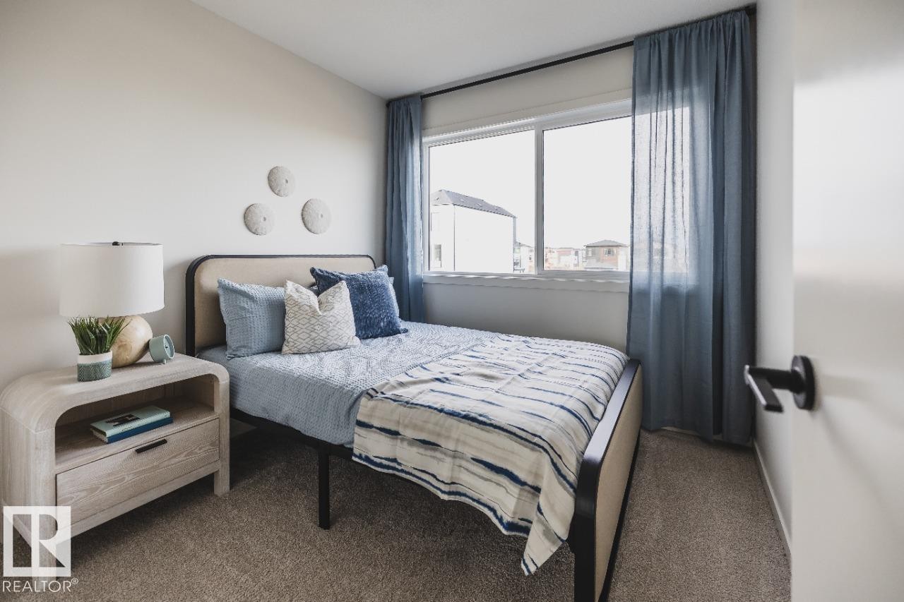 312 32 Street, Edmonton, AB - Indoor Photo Showing Bedroom