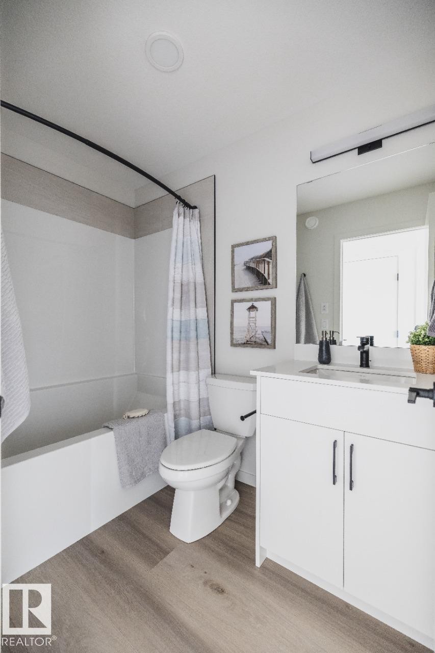 312 32 Street, Edmonton, AB - Indoor Photo Showing Bathroom