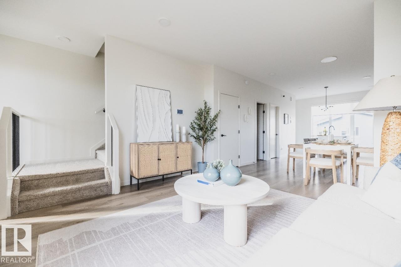312 32 Street, Edmonton, AB - Indoor
