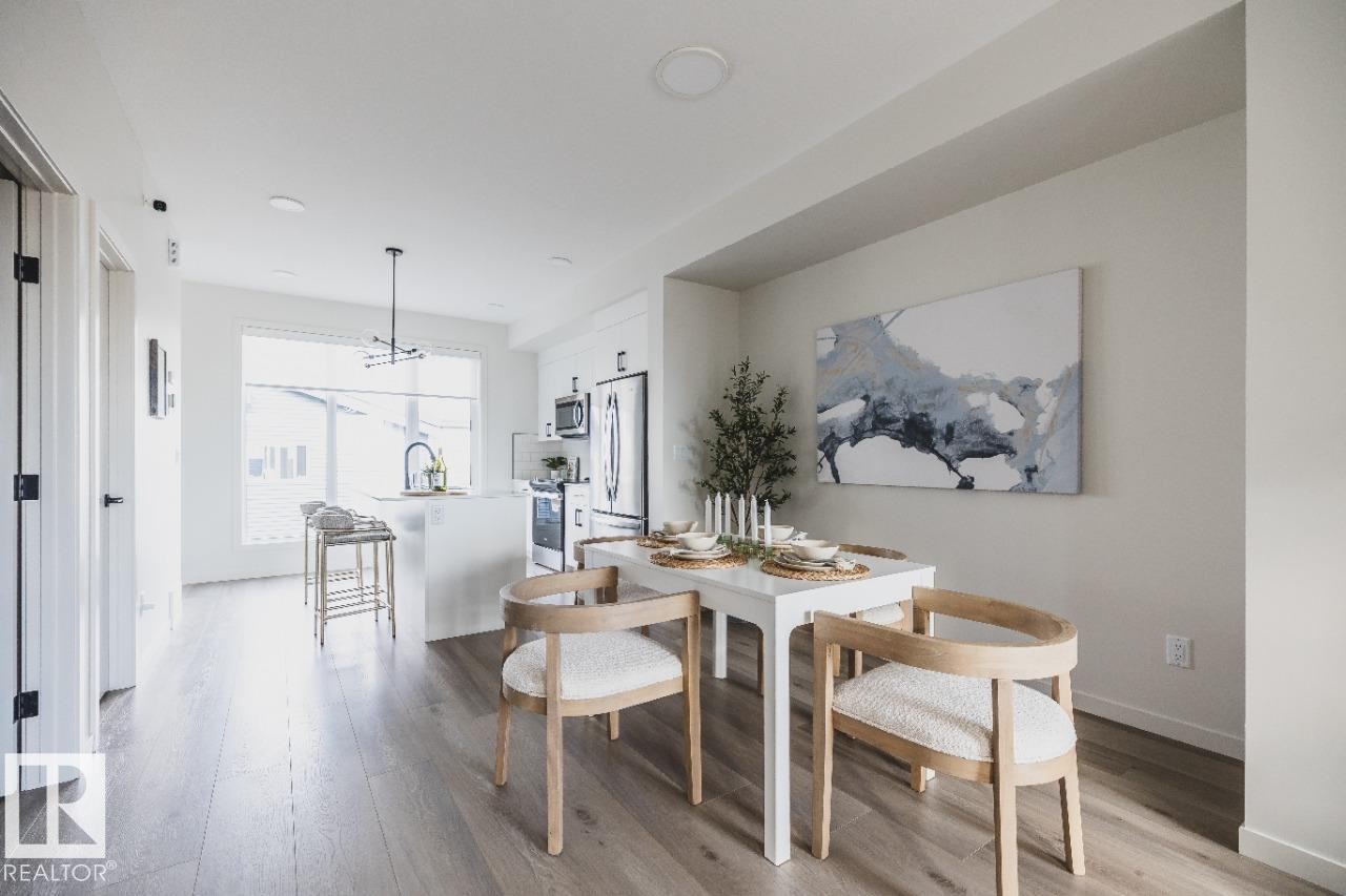 312 32 Street, Edmonton, AB - Indoor Photo Showing Dining Room