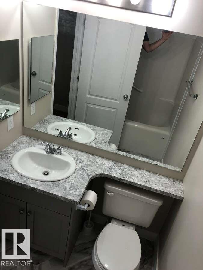405 151 Edwards Drive, Edmonton, AB - Indoor Photo Showing Bathroom