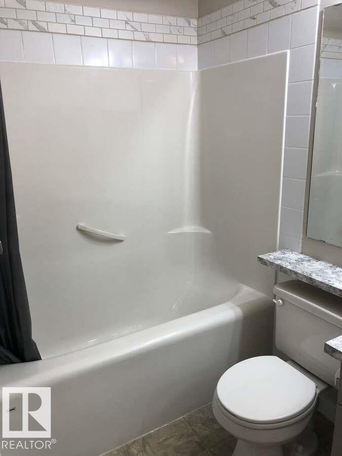 405 151 Edwards Drive, Edmonton, AB - Indoor Photo Showing Bathroom