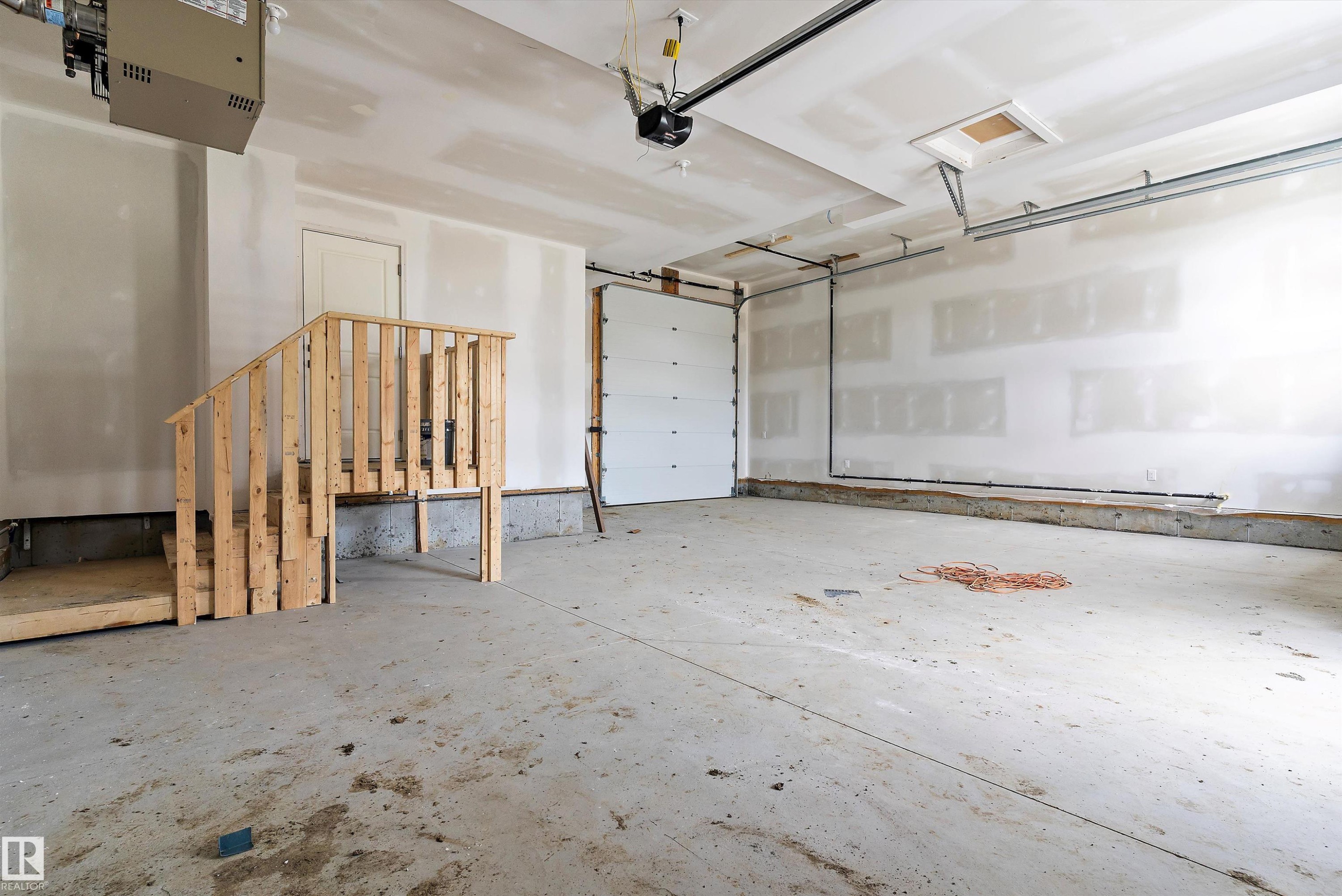 5020 50 Street, Calmar, AB - Indoor Photo Showing Garage