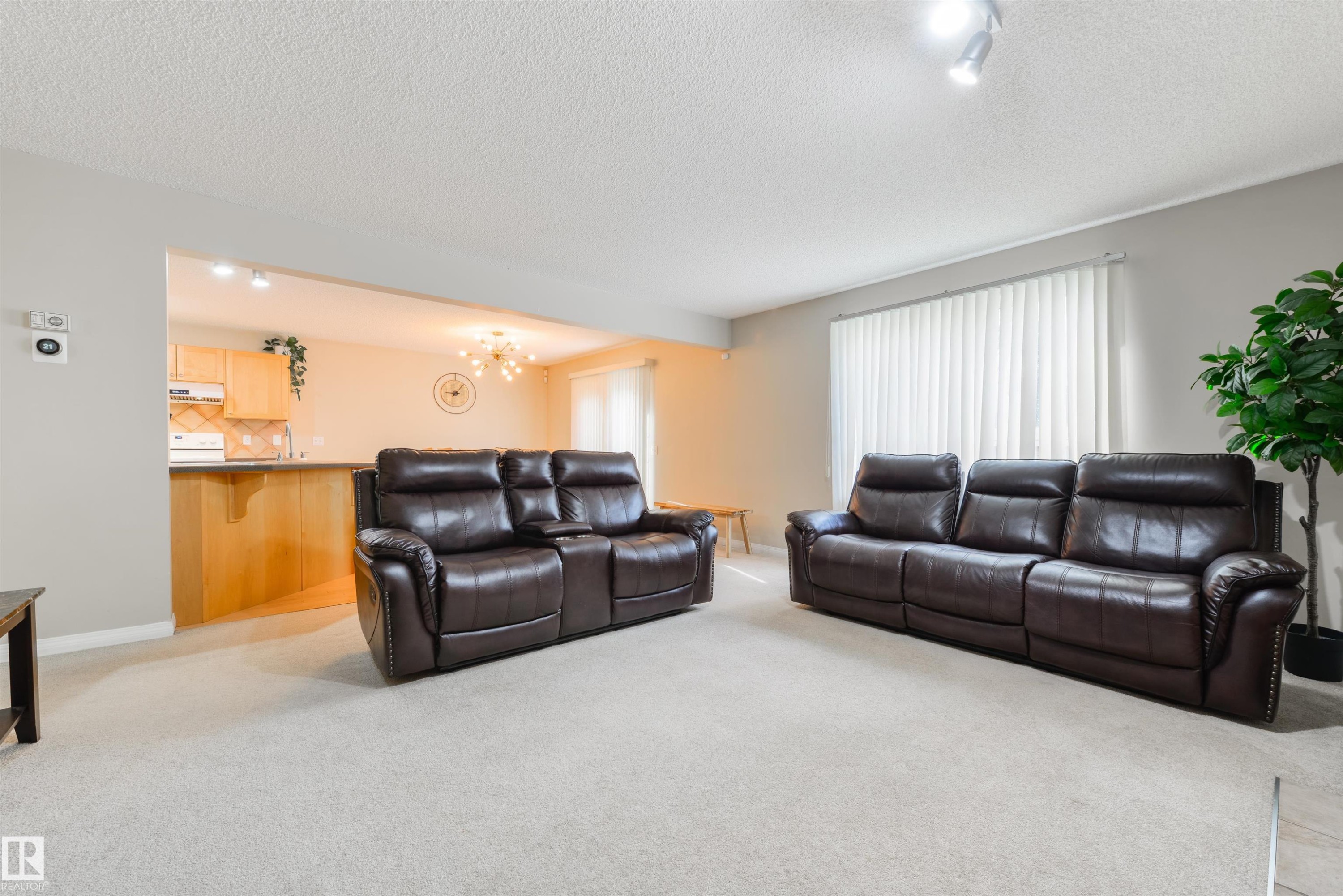 1215 Ormsby Lane, Edmonton, AB
