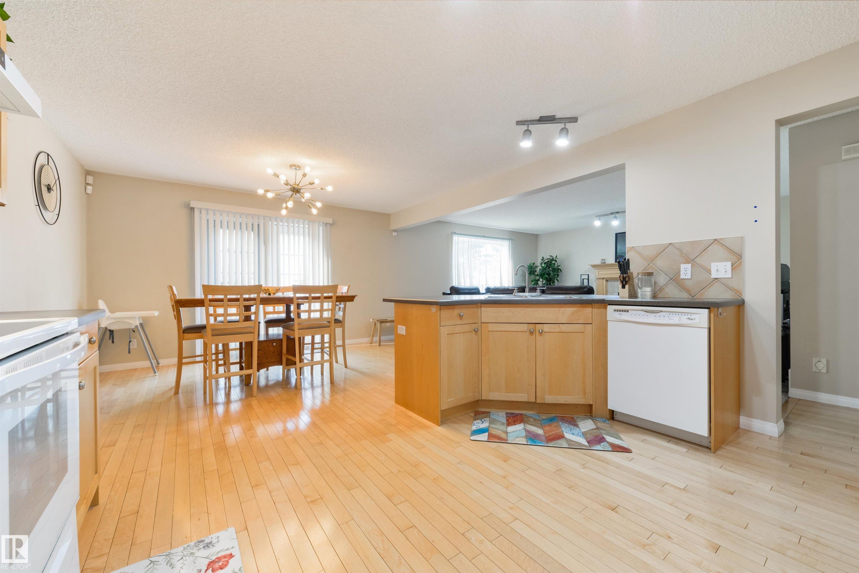 1215 Ormsby Lane, Edmonton, AB