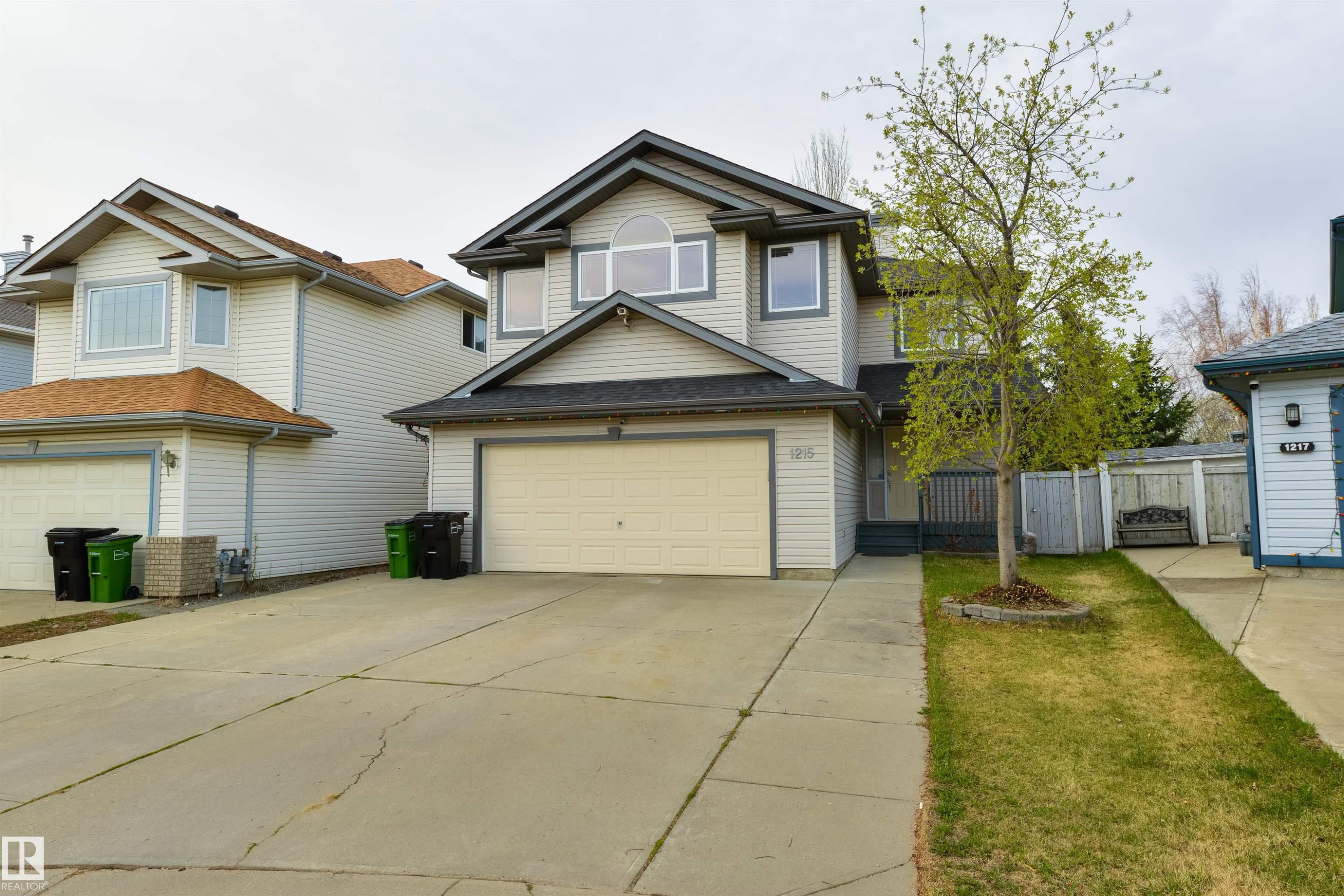 1215 Ormsby Lane, Edmonton, AB