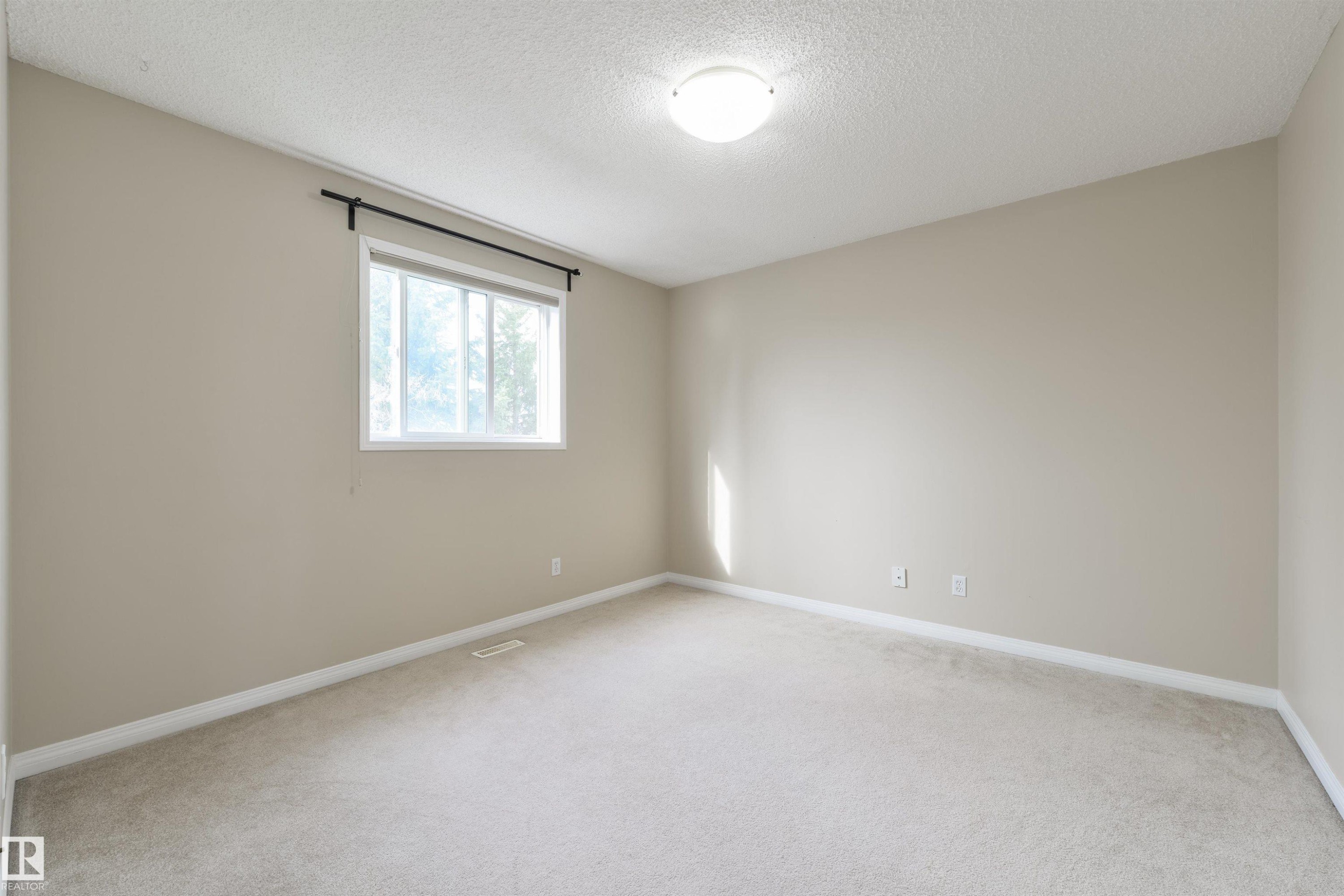 1215 Ormsby Lane, Edmonton, AB