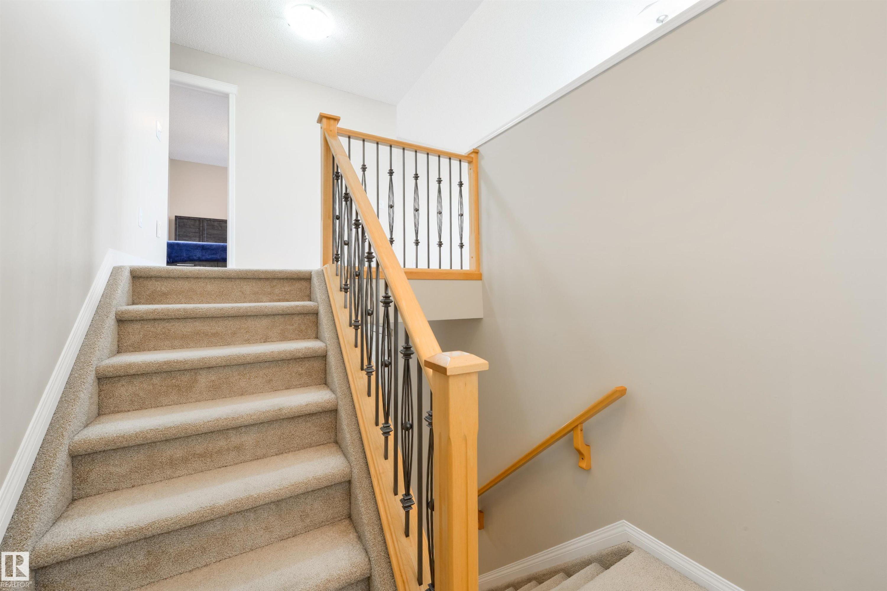 1215 Ormsby Lane, Edmonton, AB