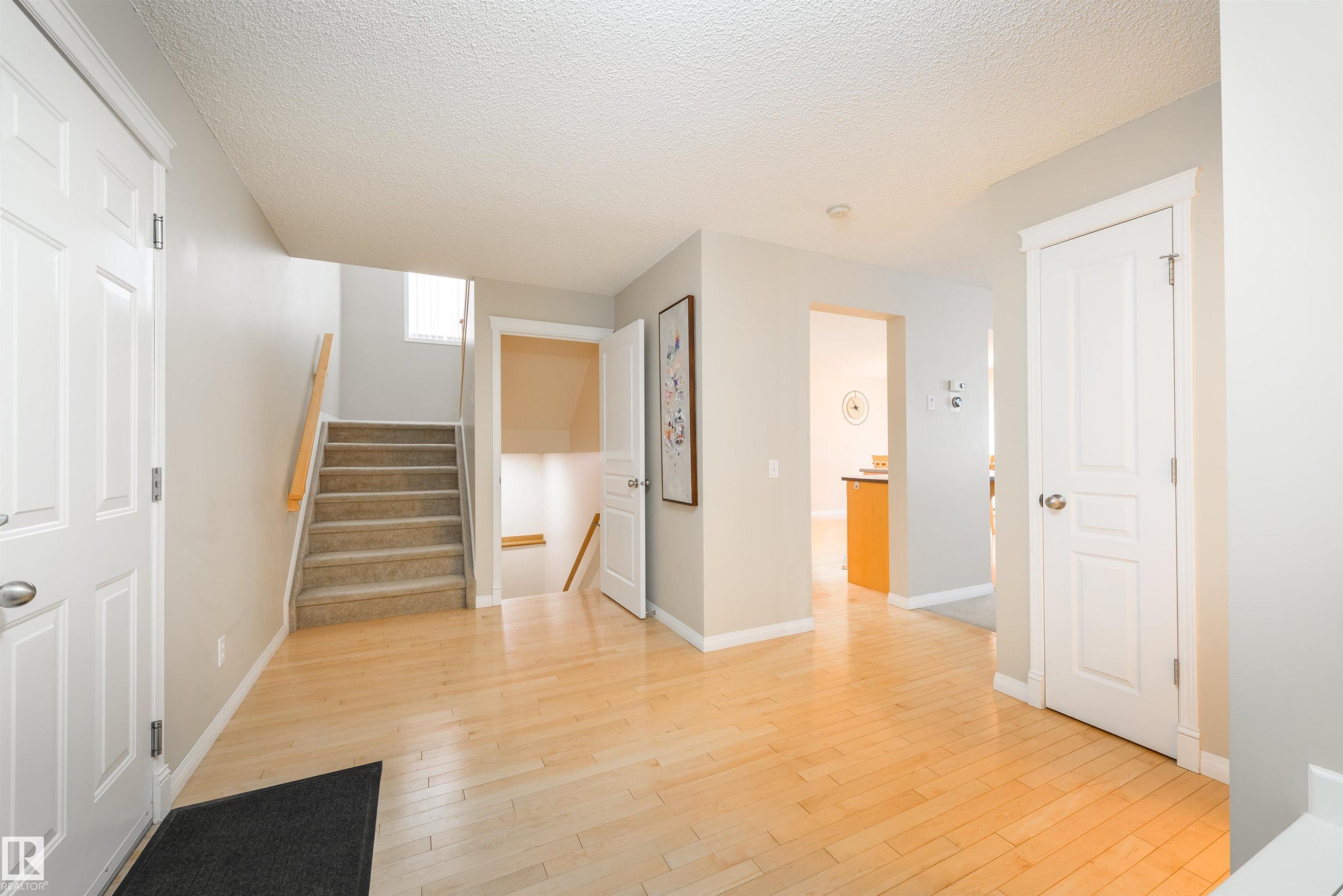 1215 Ormsby Lane, Edmonton, AB