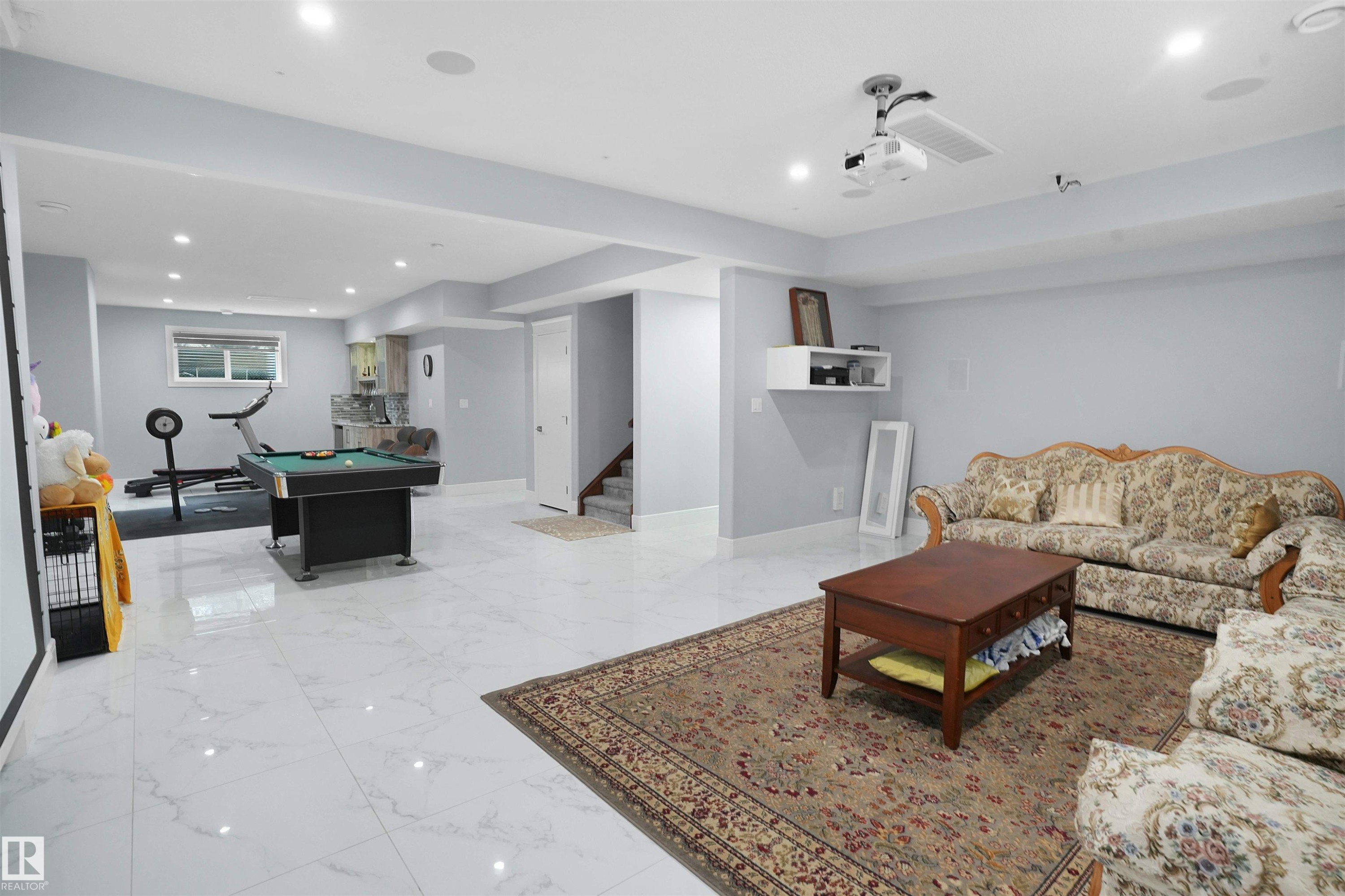 16608 9 Street, Edmonton, AB - Indoor Photo Showing Other Room