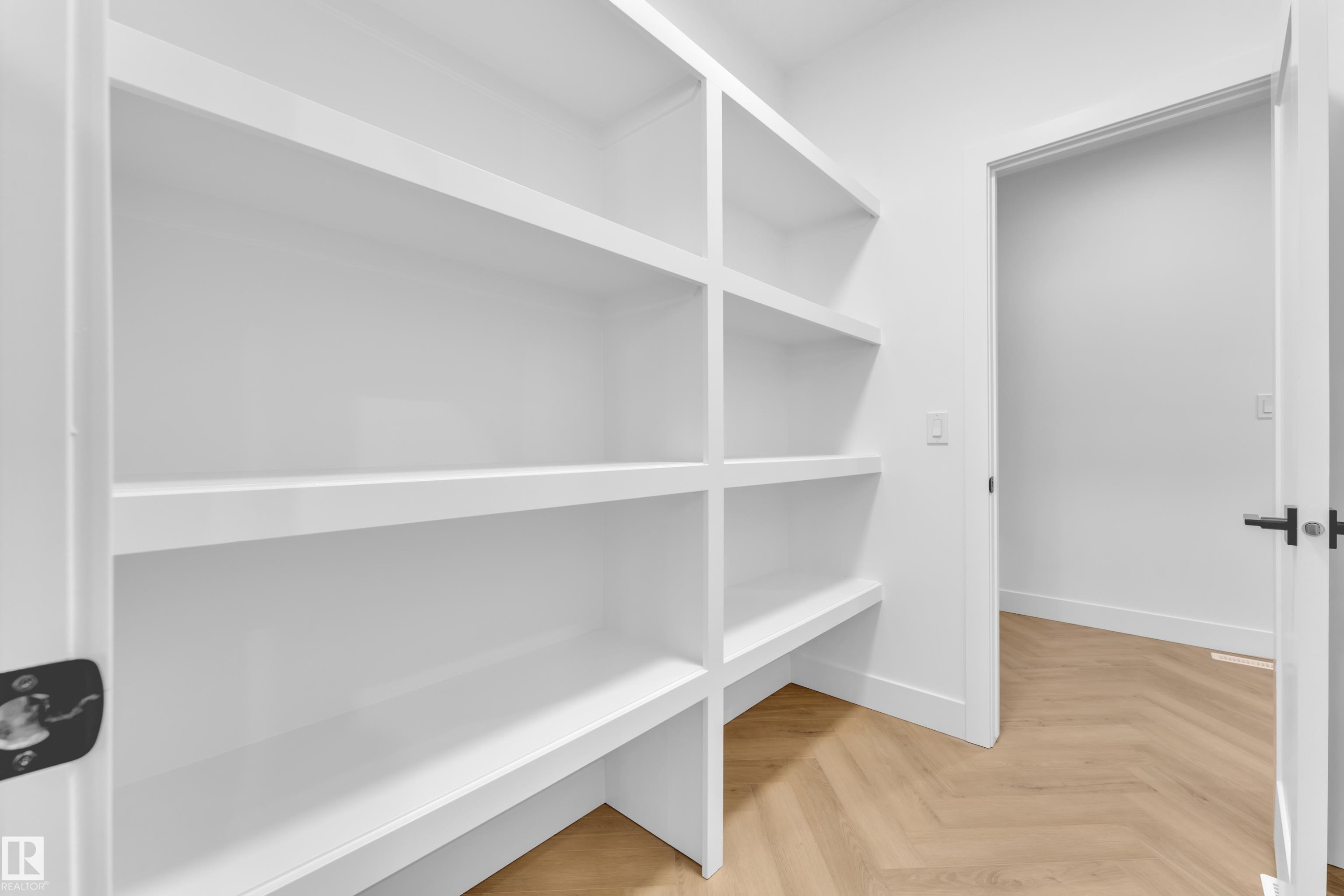 737 Astoria Way, Devon, AB - Indoor With Storage