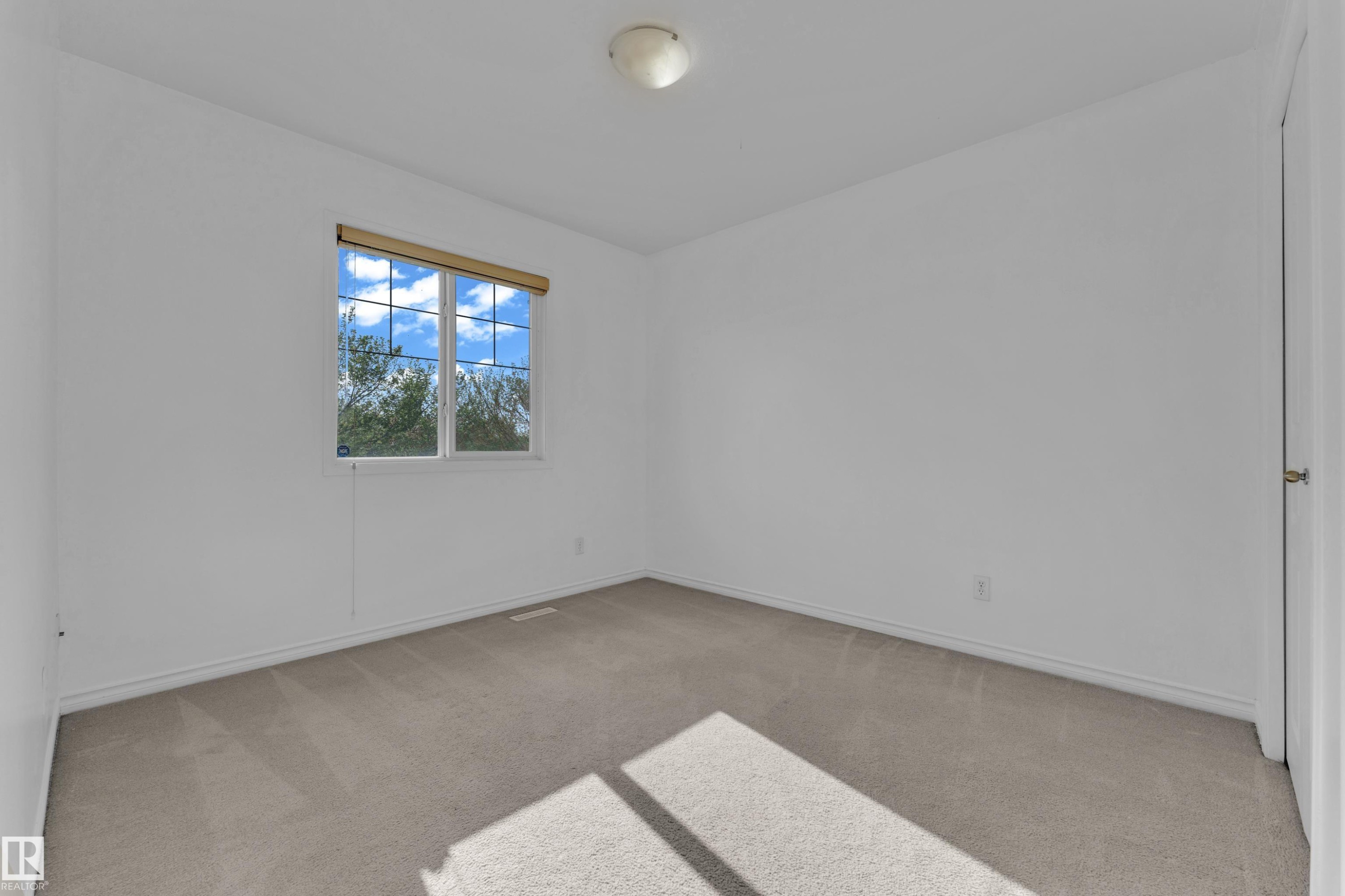 5528 209 Street, Edmonton, AB