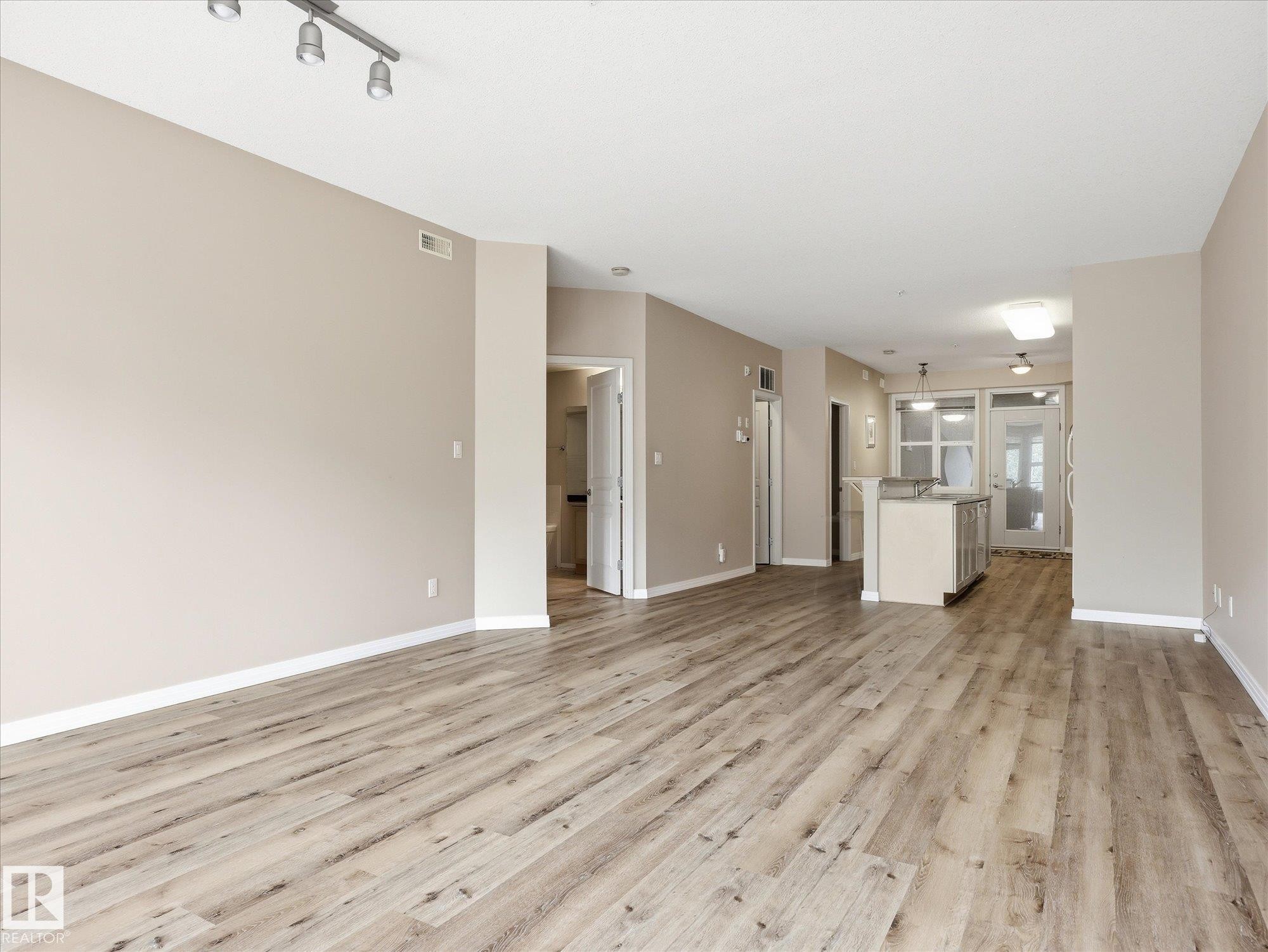 207 8619 111 Street, Edmonton, AB - Indoor Photo Showing Other Room