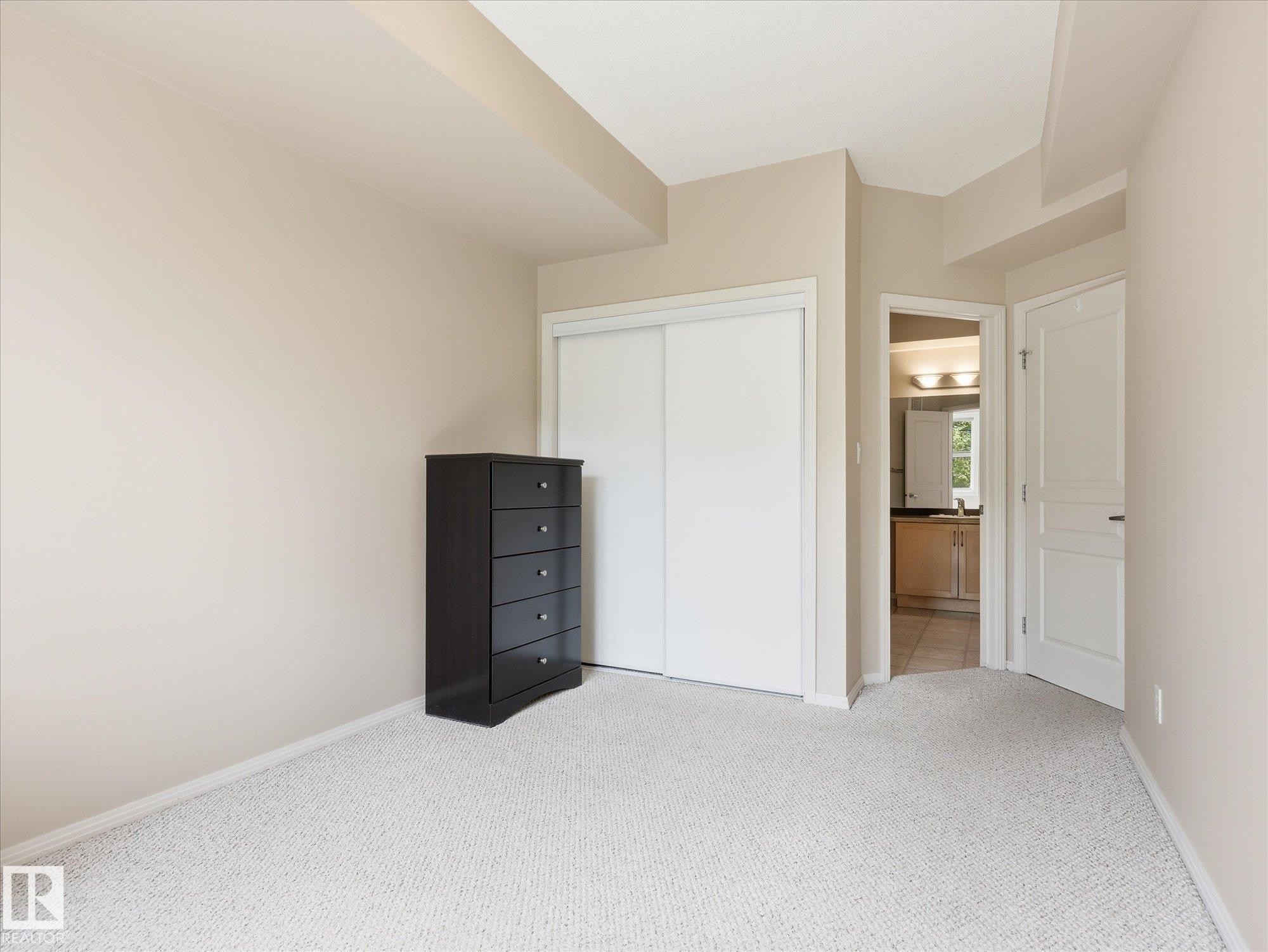 207 8619 111 Street, Edmonton, AB - Indoor