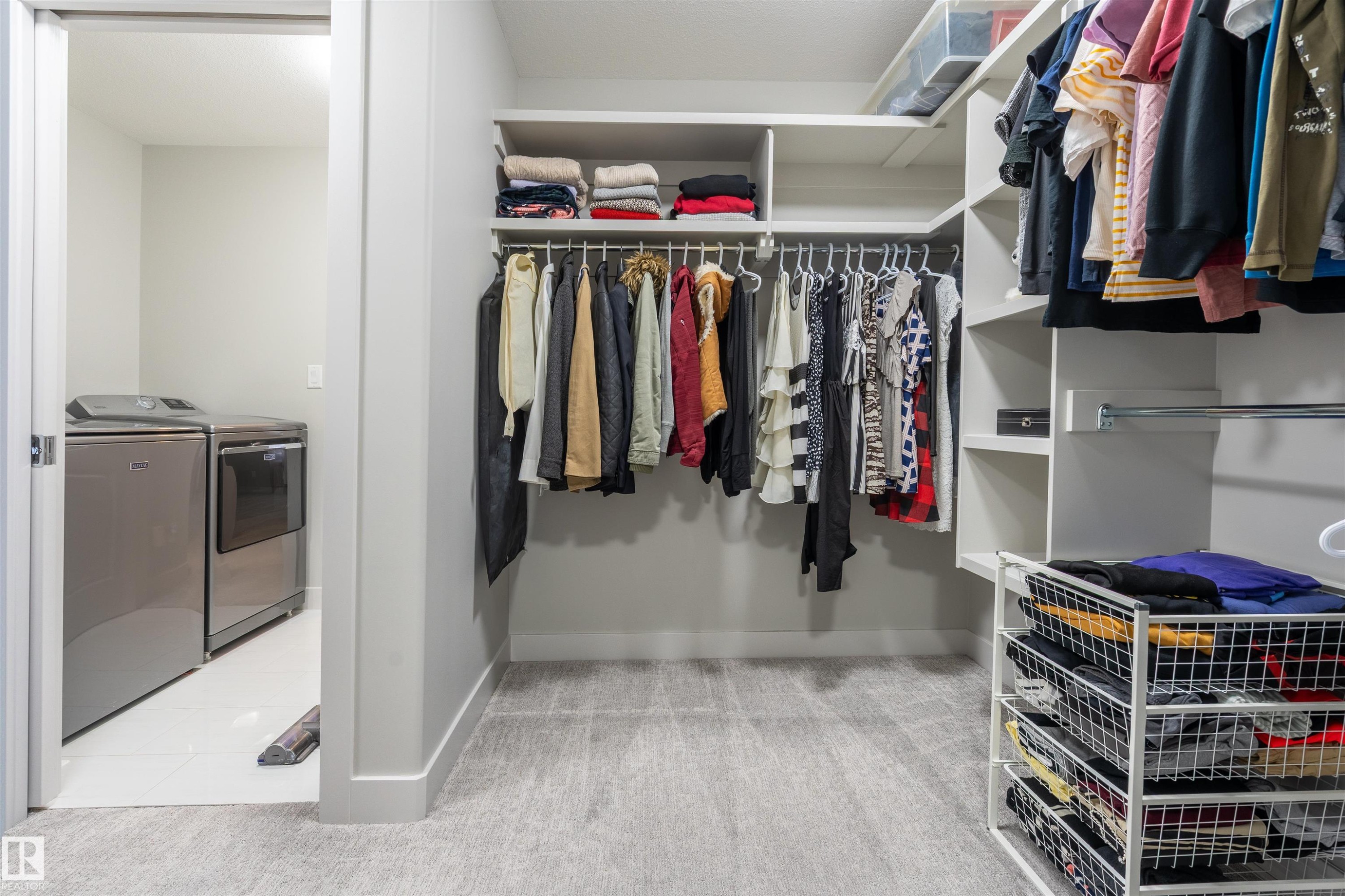 6621 Knox Place Sw, Edmonton, AB - Indoor With Storage
