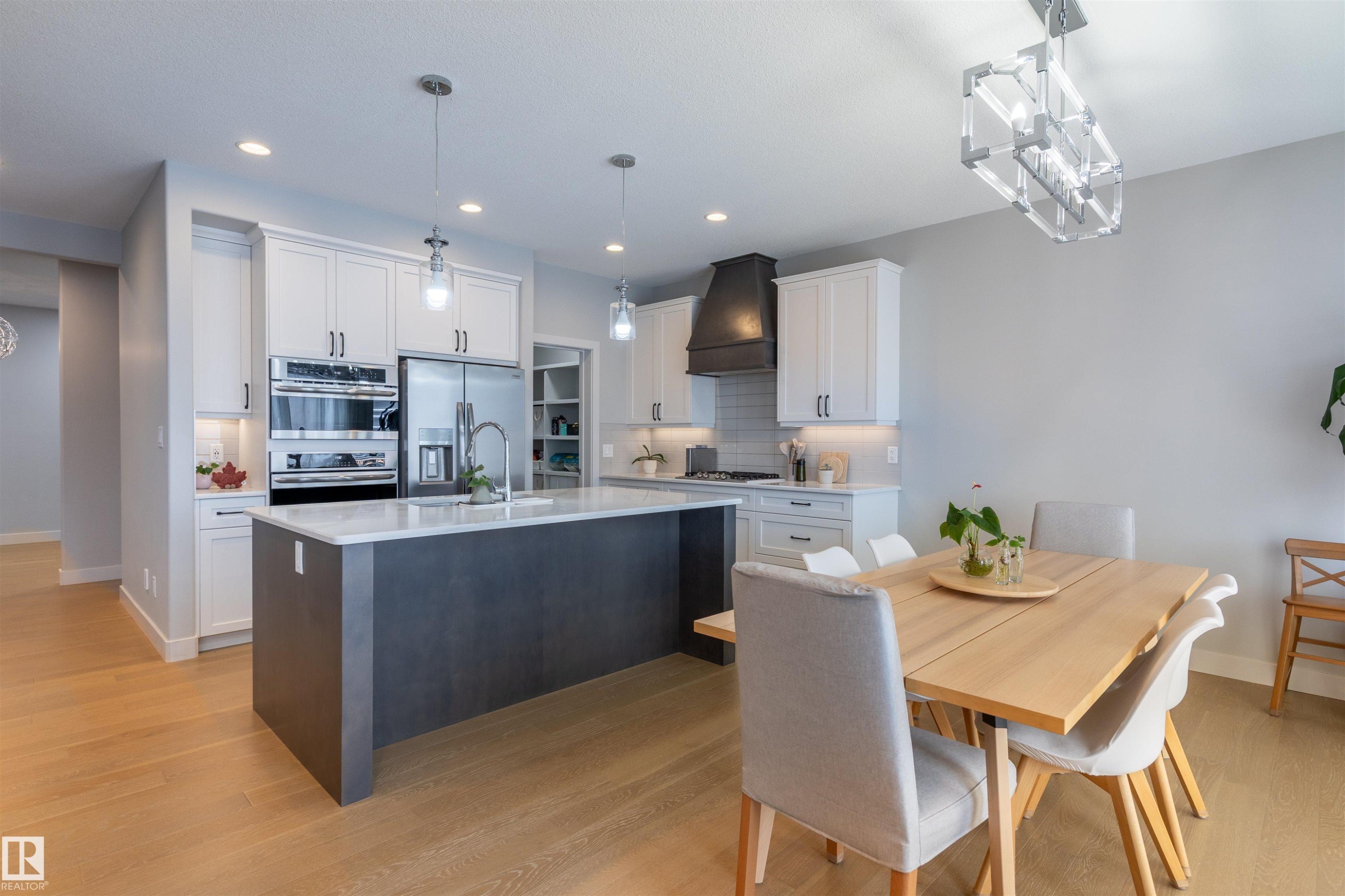 6621 Knox Place Sw, Edmonton, AB - Indoor