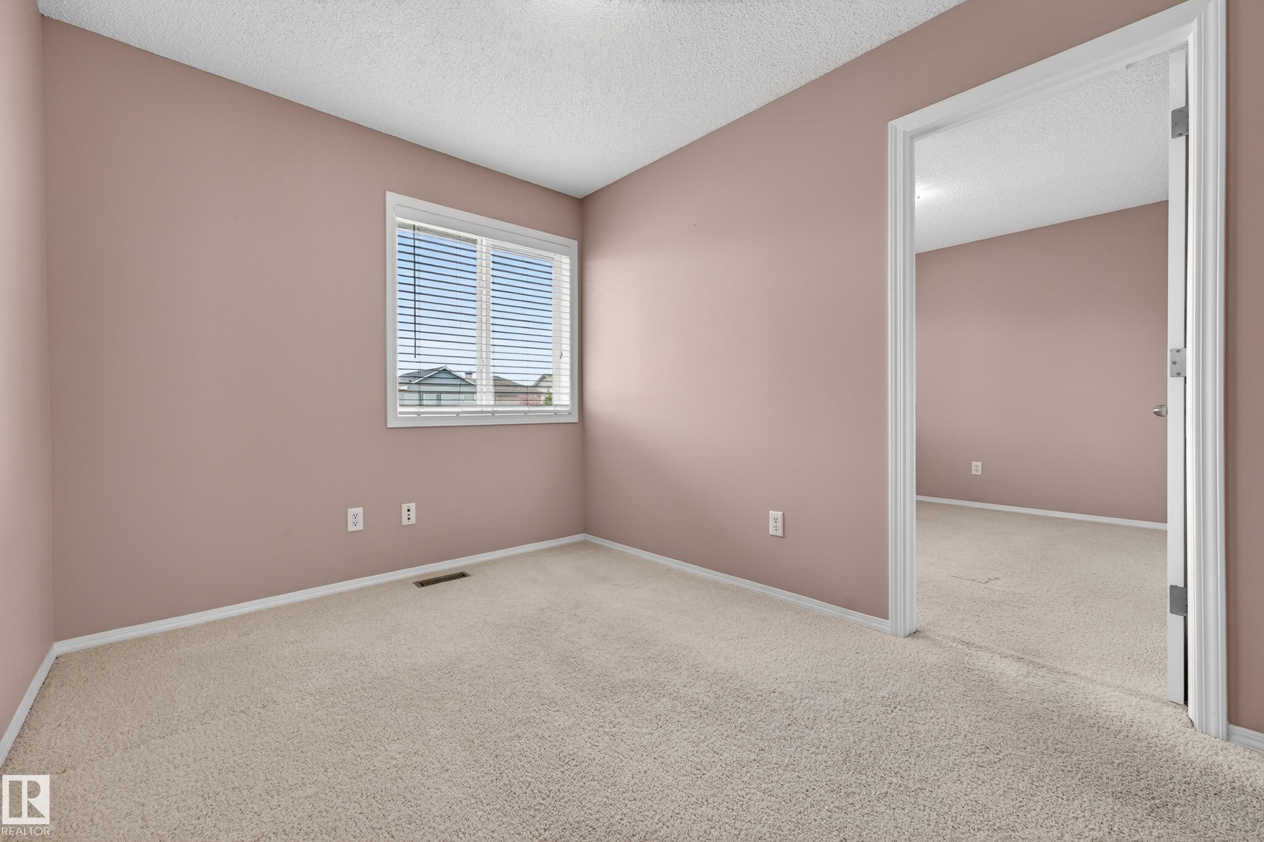 5917 South Terwillegar Boulevard, Edmonton, AB - Indoor Photo Showing Other Room