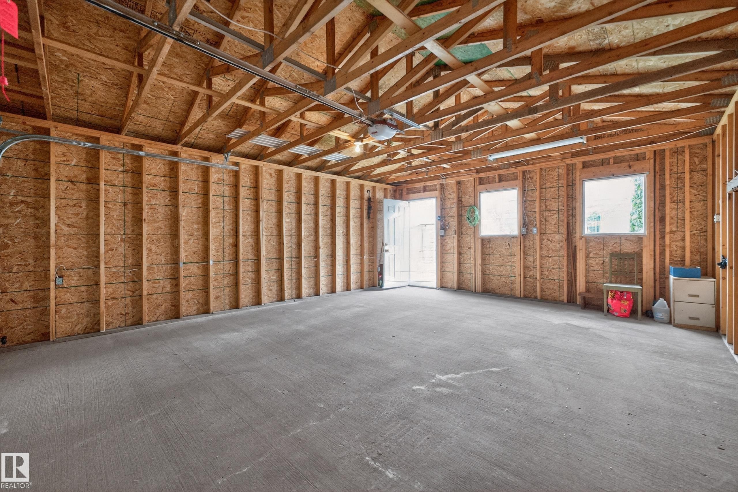 5917 South Terwillegar Boulevard, Edmonton, AB - Indoor