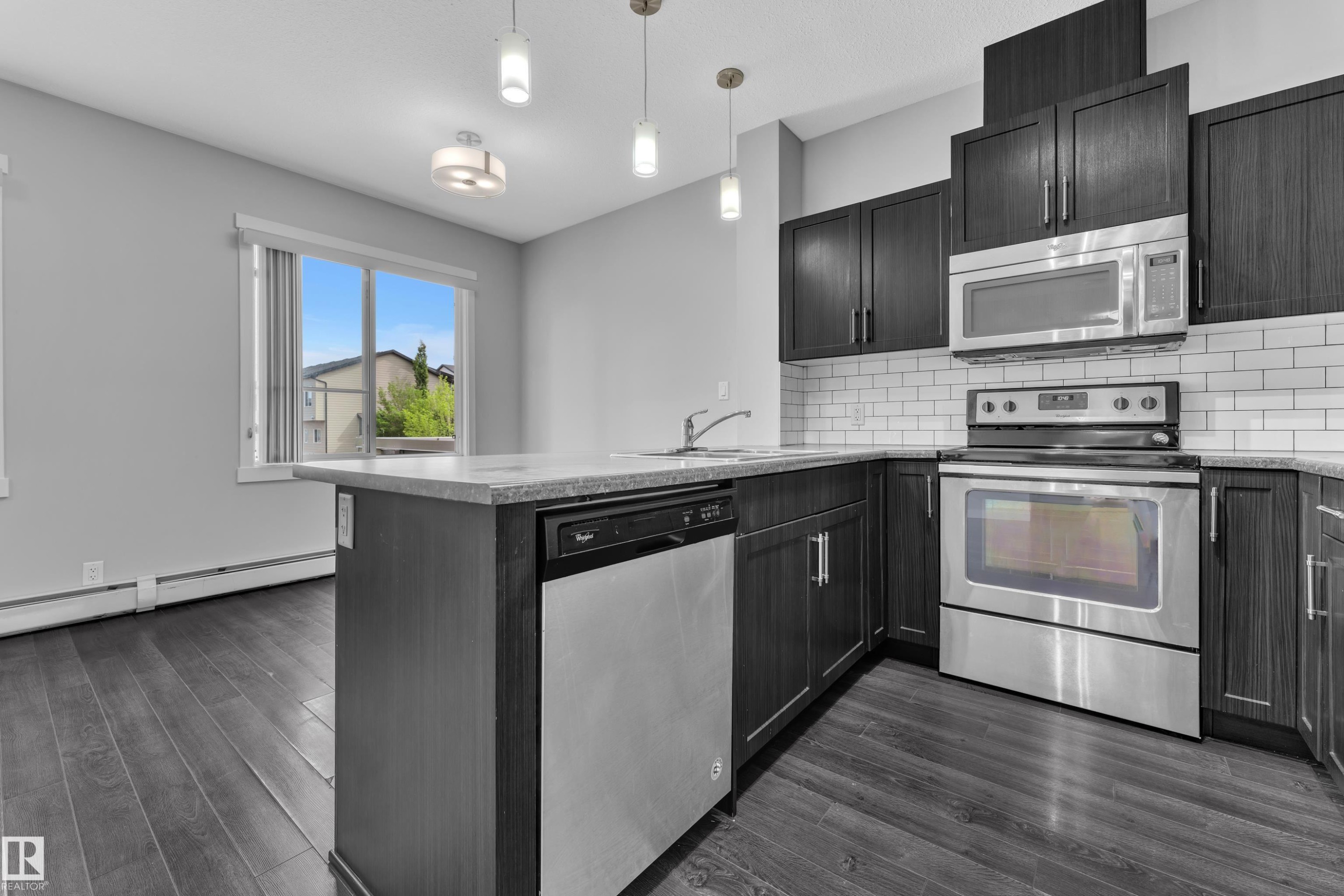 214 812 Welsh Drive, Edmonton, AB