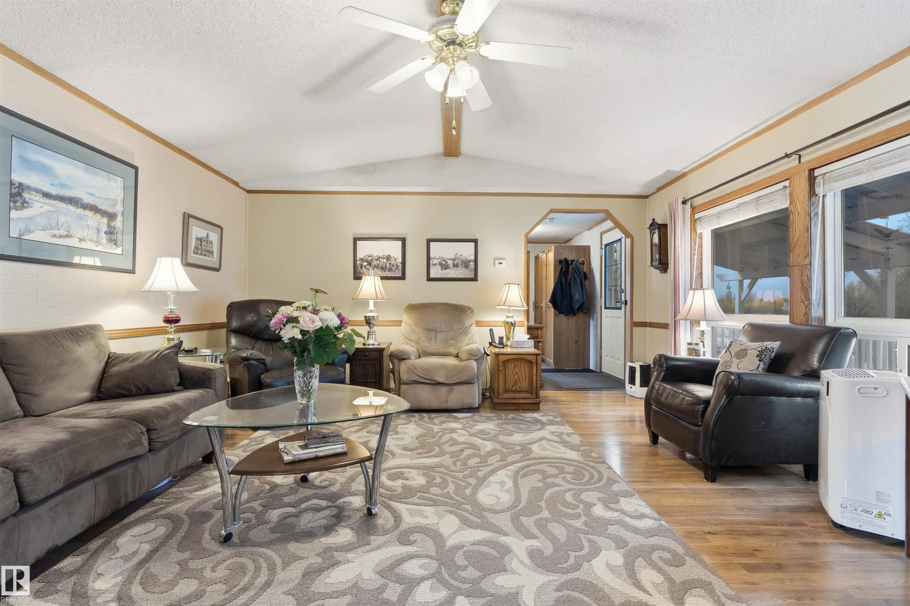 5 3400 48 Street, Stony Plain, AB - Indoor Photo Showing Living Room