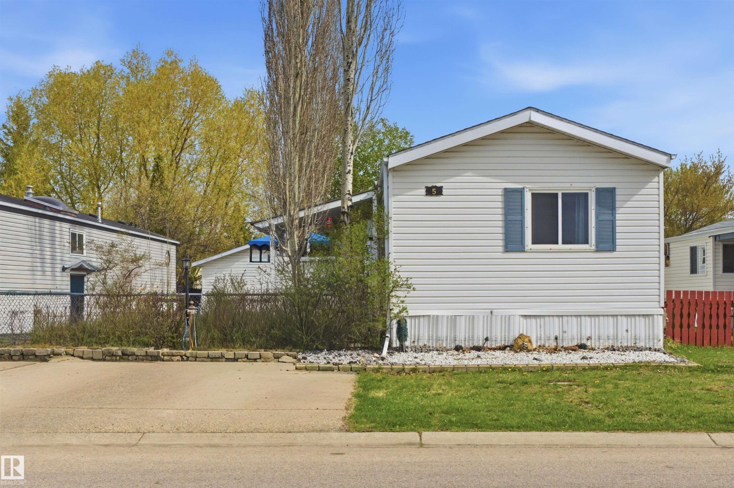 5 3400 48 Street, Stony Plain, AB - Outdoor