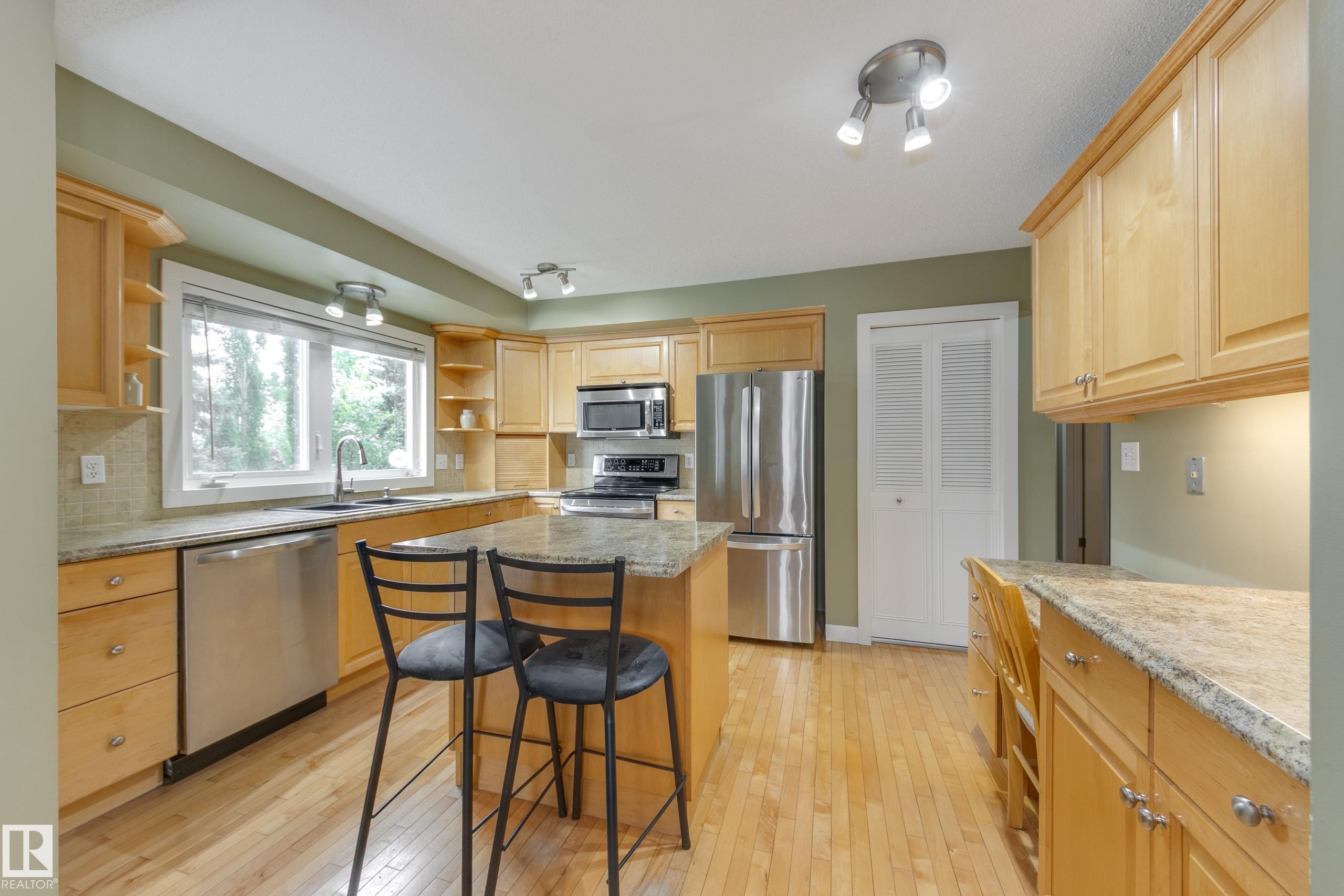 36 Fenwick Crescent, St. Albert, AB - Indoor Photo Showing Kitchen