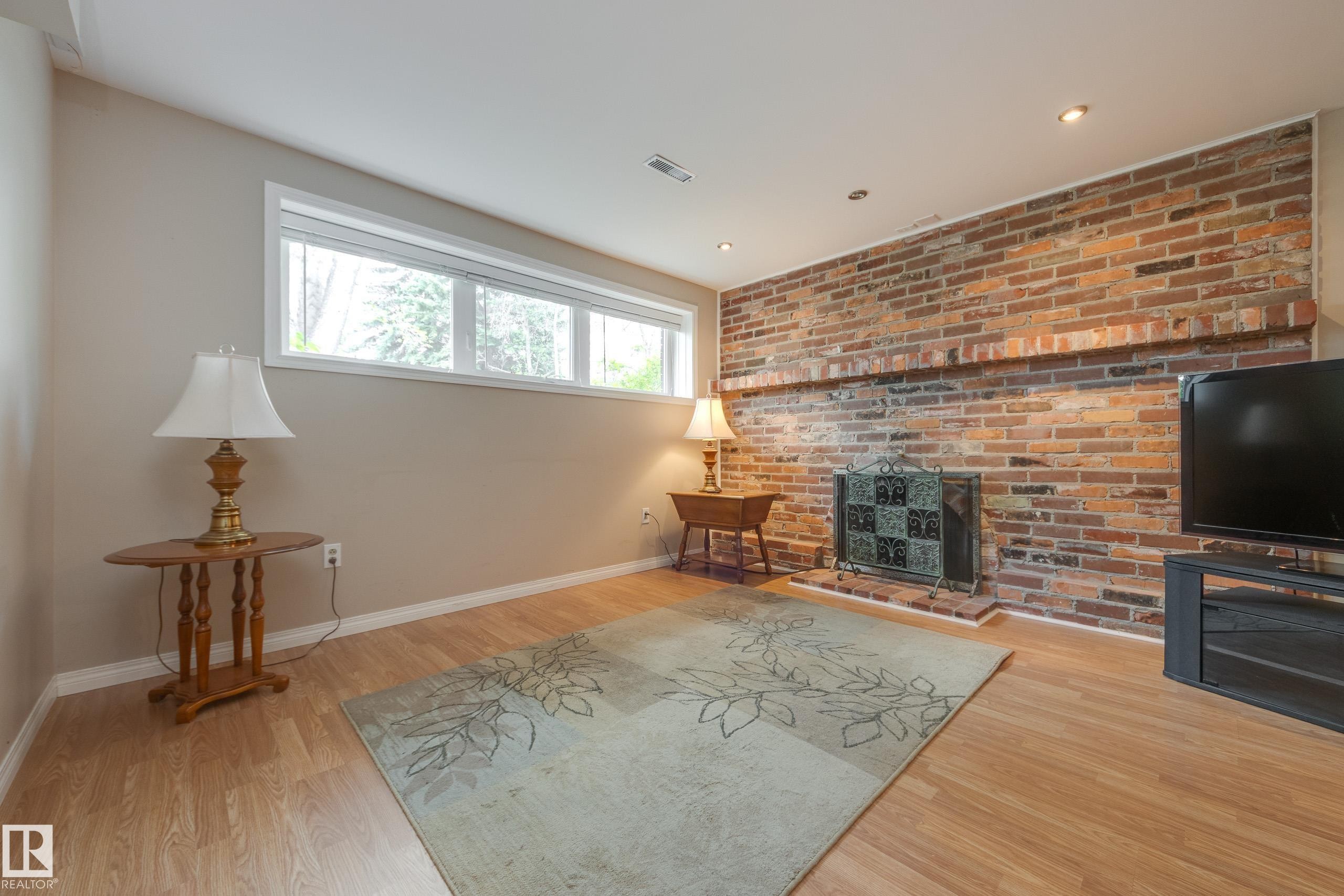 36 Fenwick Crescent, St. Albert, AB - Indoor With Fireplace