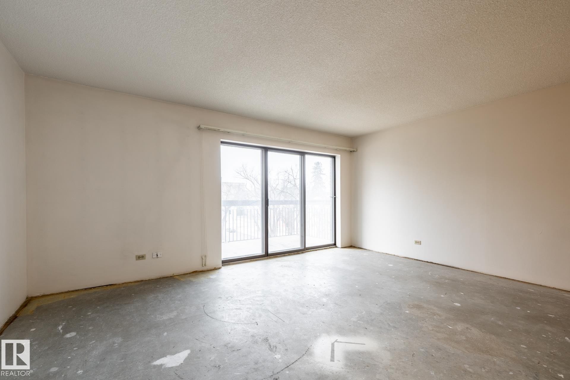 402 11027 87 Avenue, Edmonton, AB