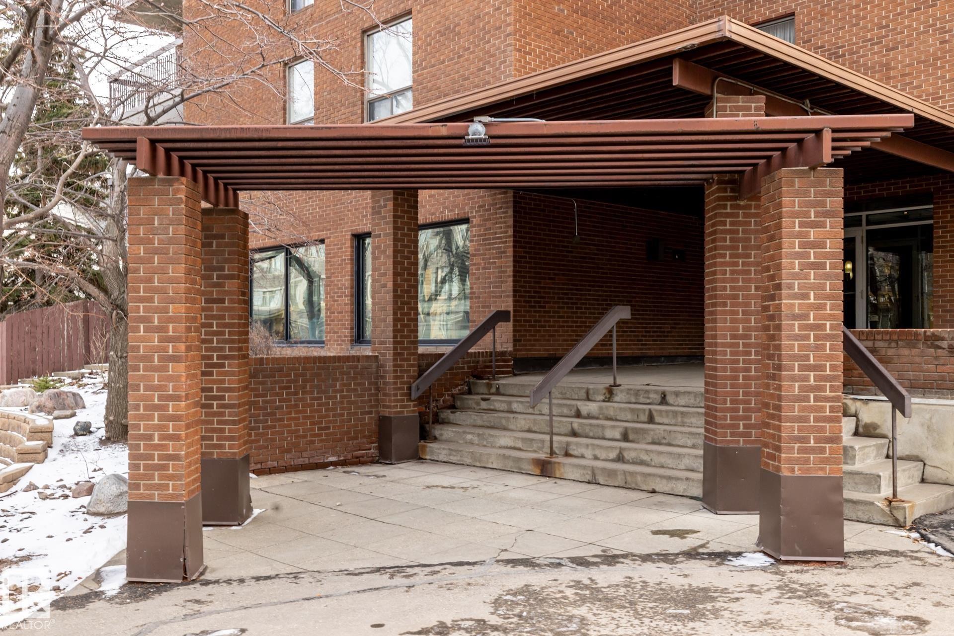 402 11027 87 Avenue, Edmonton, AB