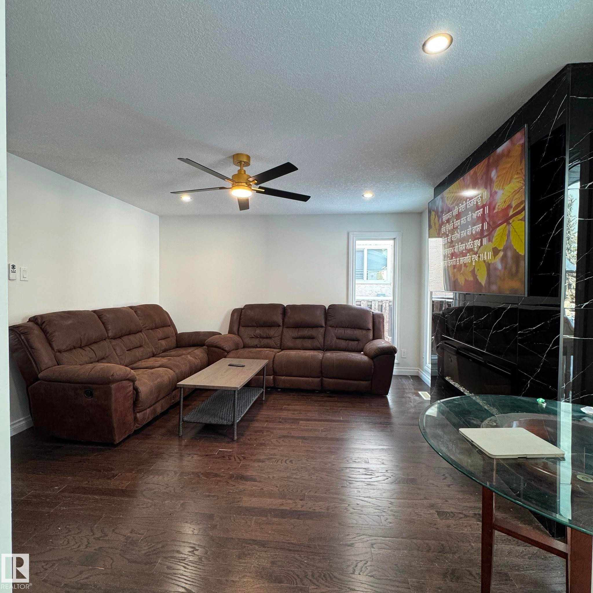2043 49A, Edmonton, AB