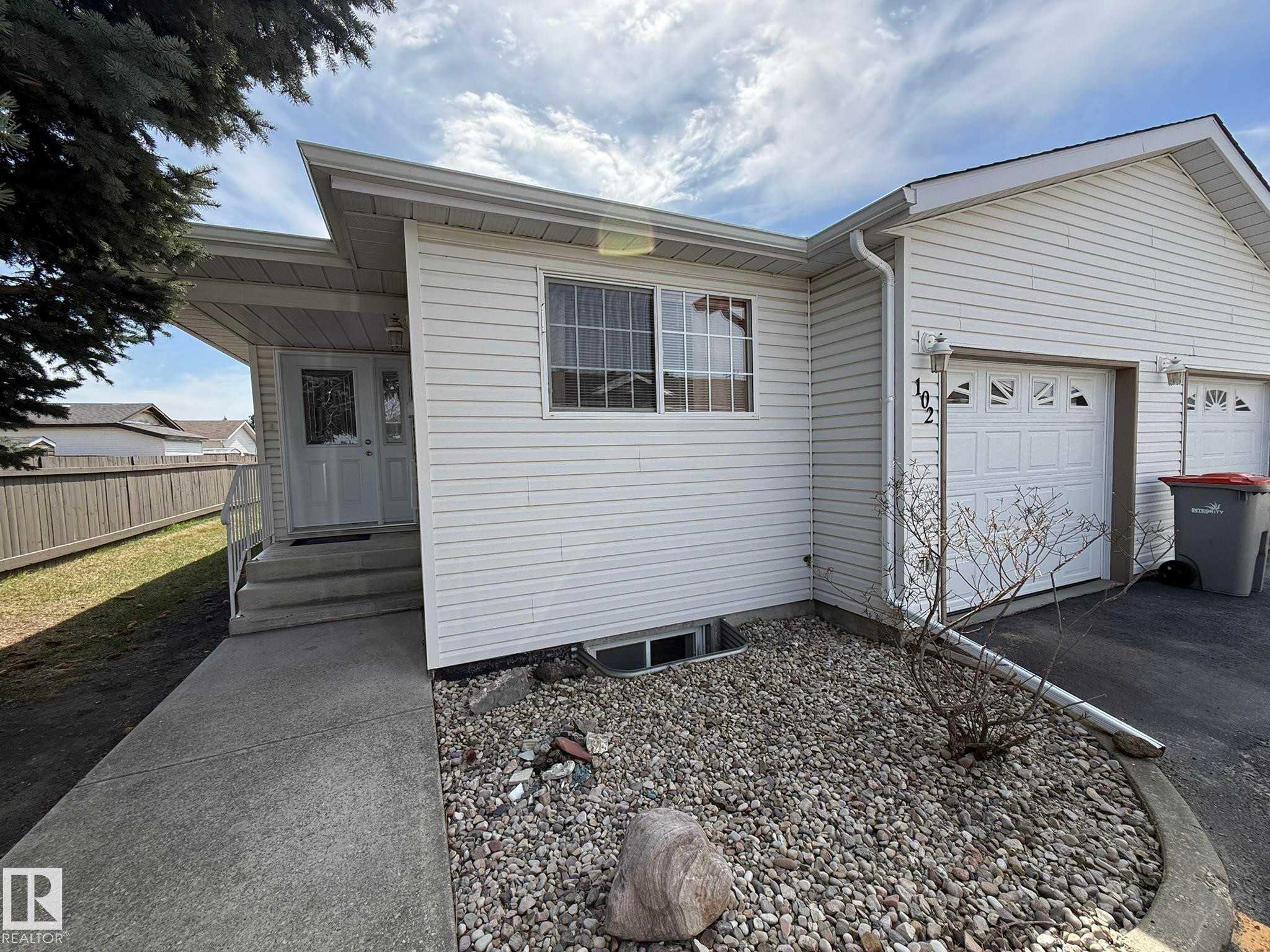 102 4610 50 Avenue, Stony Plain, AB