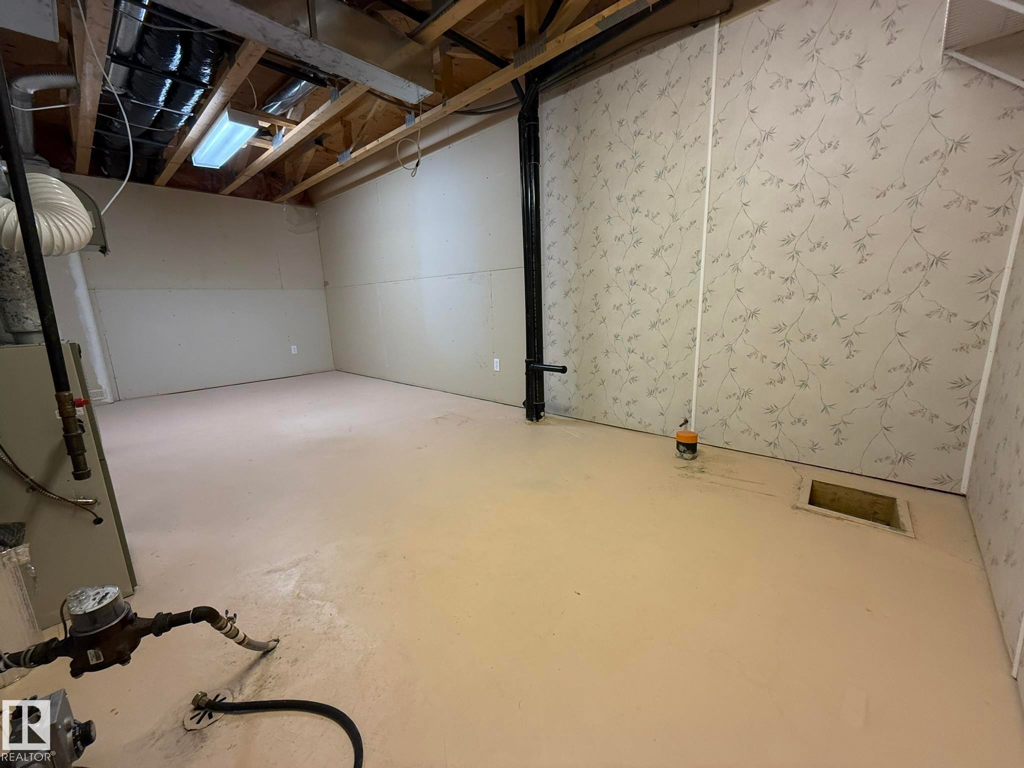 Image quality insufficient for description - 102 4610 50 Avenue, Stony Plain, AB