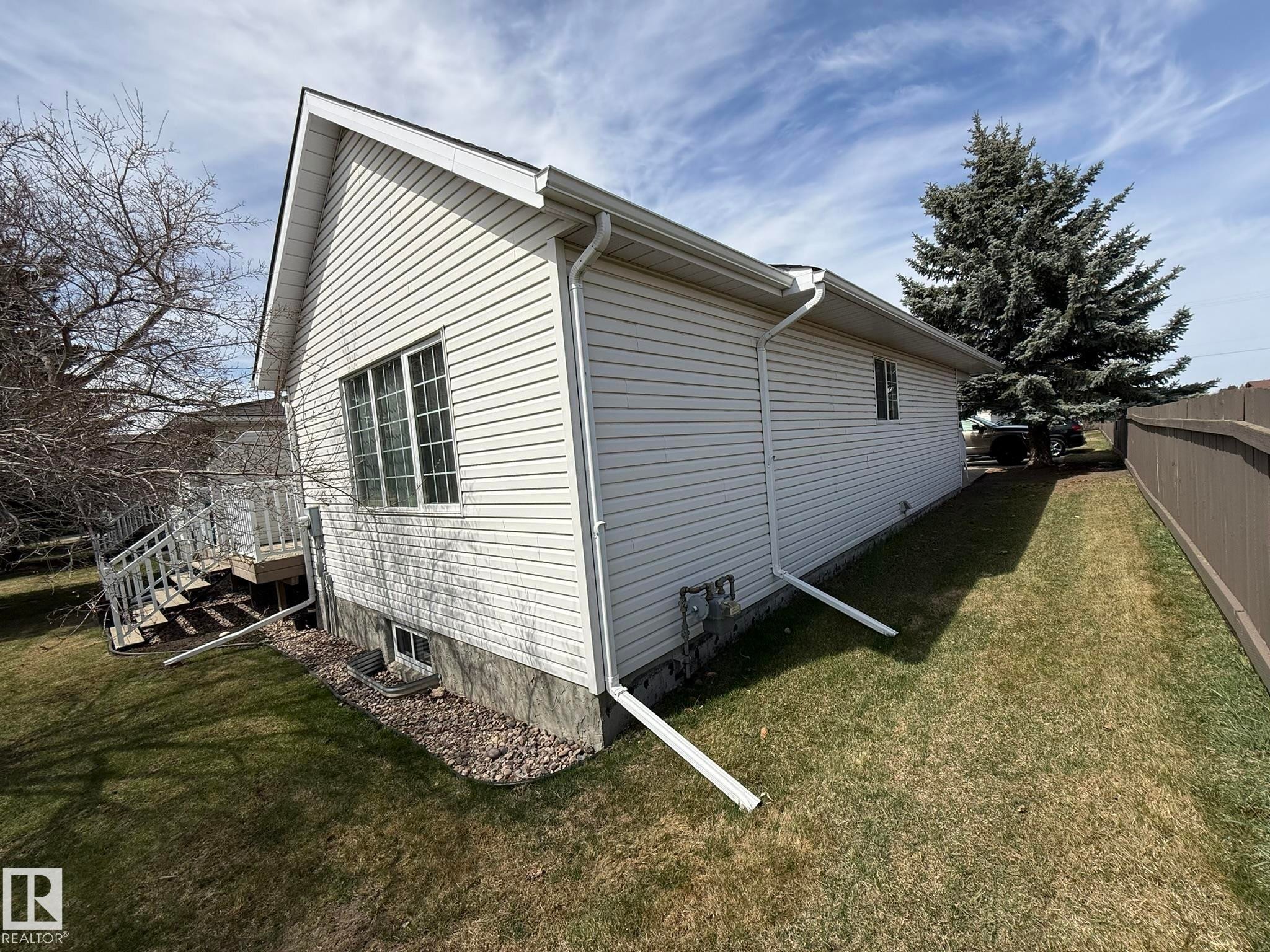 Property exterior - 102 4610 50 Avenue, Stony Plain, AB