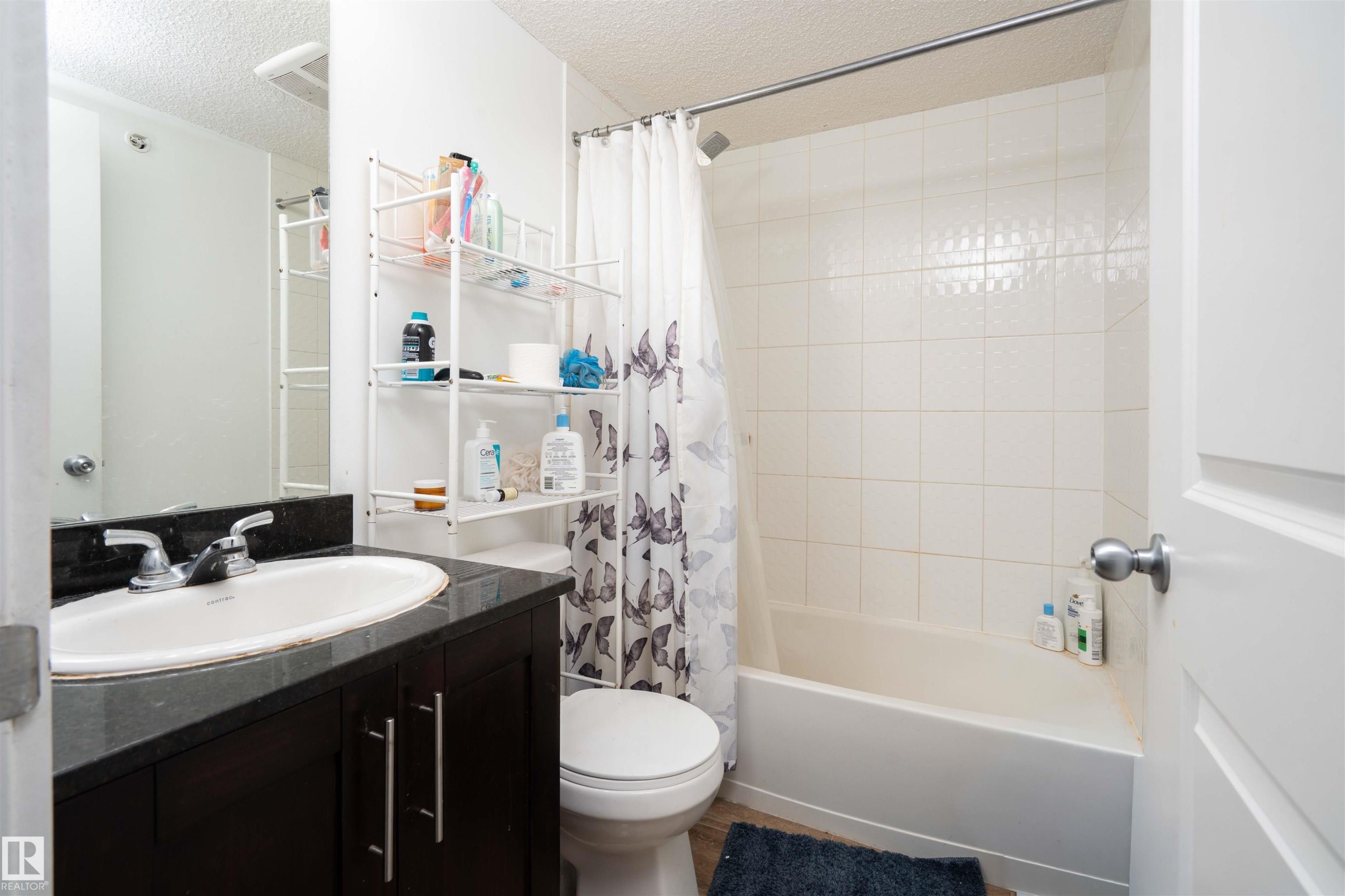 415 111 Watt Common, Edmonton, AB - Indoor Photo Showing Bathroom