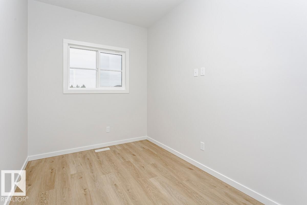 2944 65 Street Sw, Edmonton, AB - Indoor Photo Showing Other Room